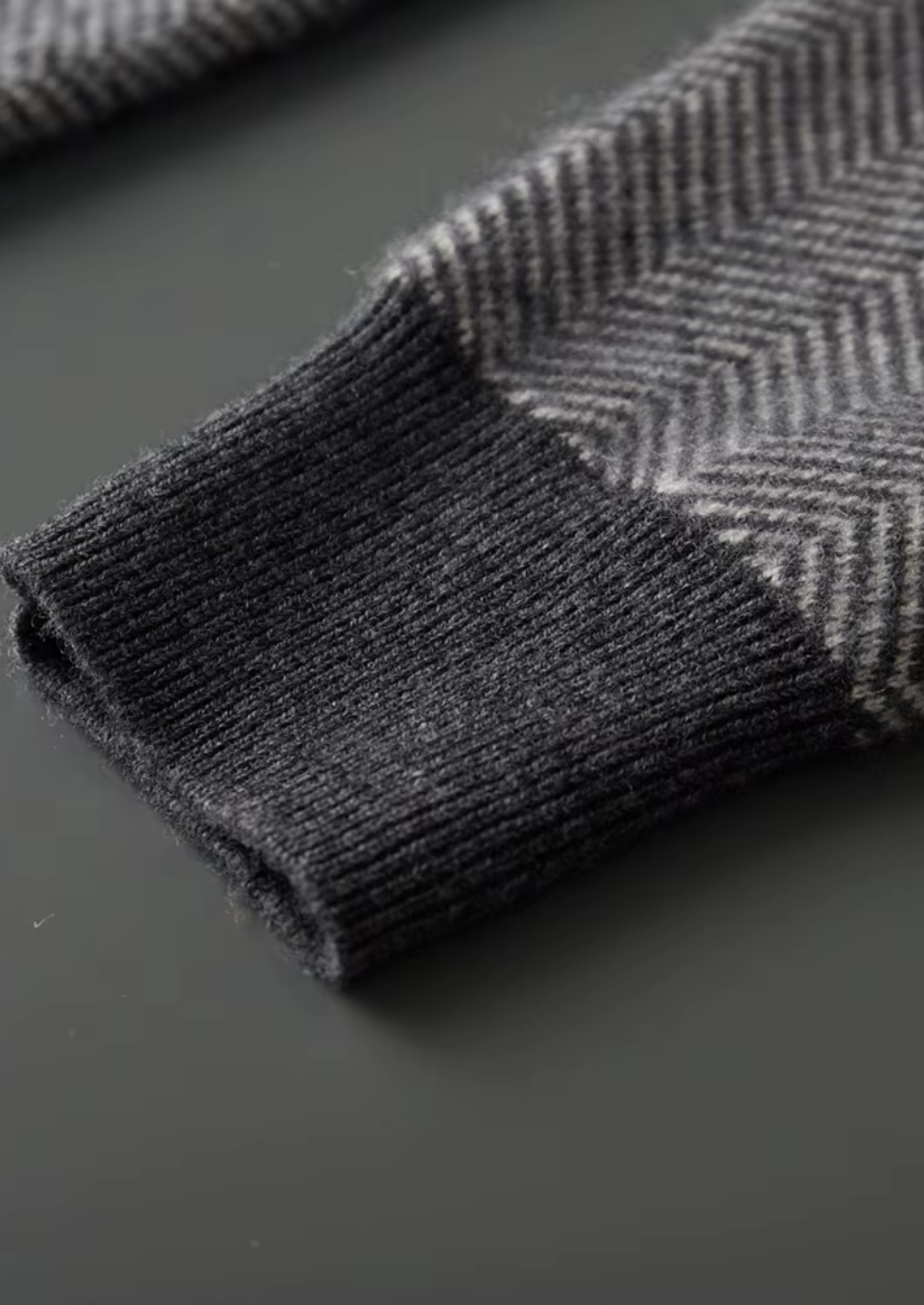 Pure Extra-Fine Merino Wool Gray Herringbone Set | Vallentty