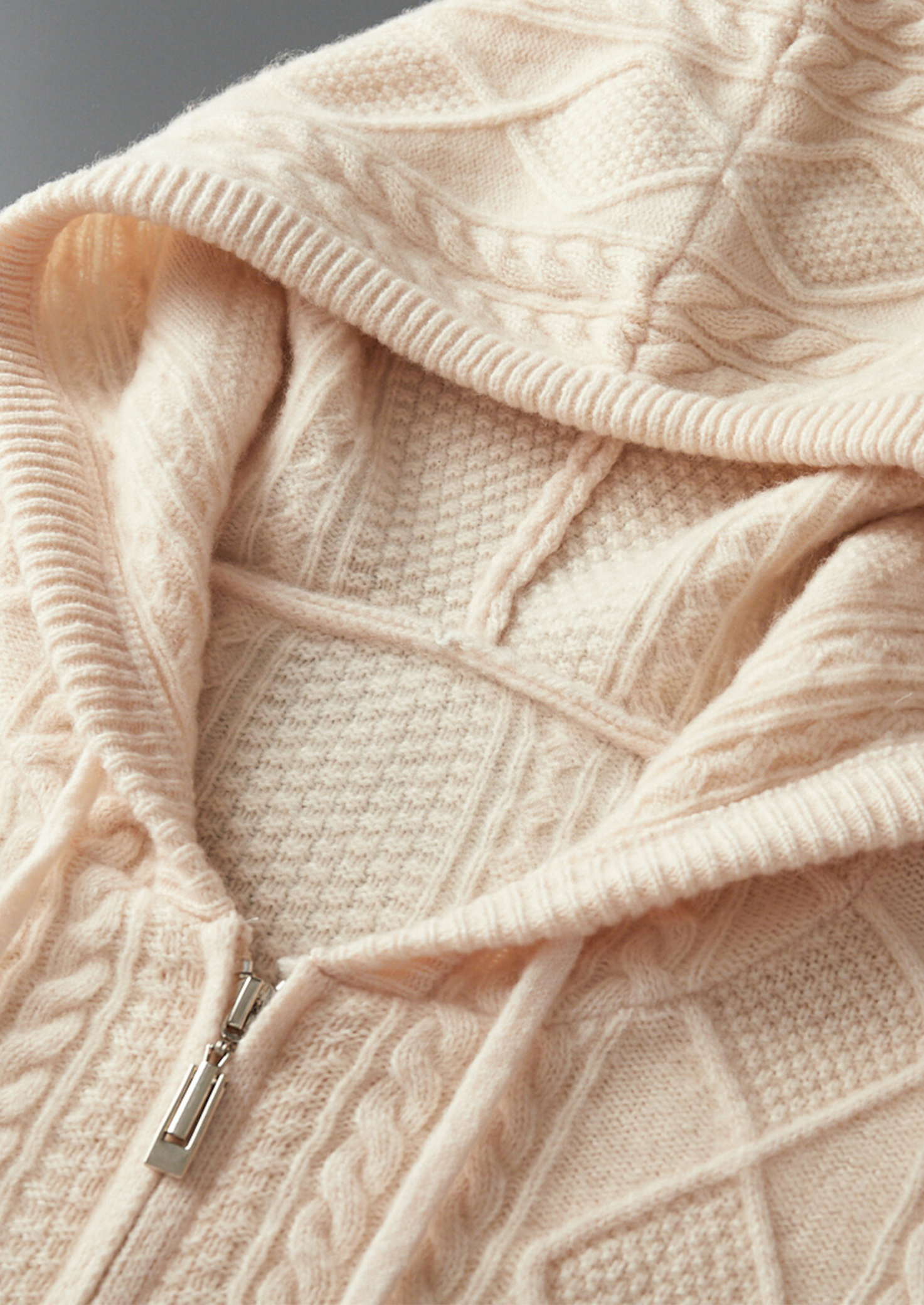 Pure Extra-Fine Merino Wool Wintertime Zipper Hoodie | Vallentty