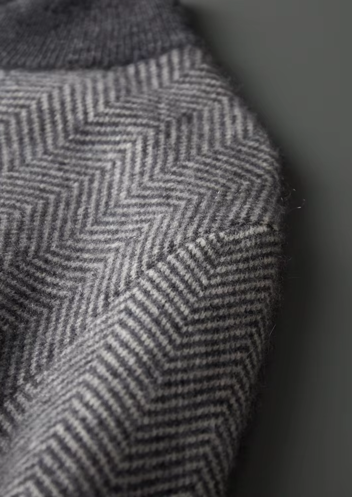 Pure Extra-Fine Merino Wool Gray Herringbone Set | Vallentty