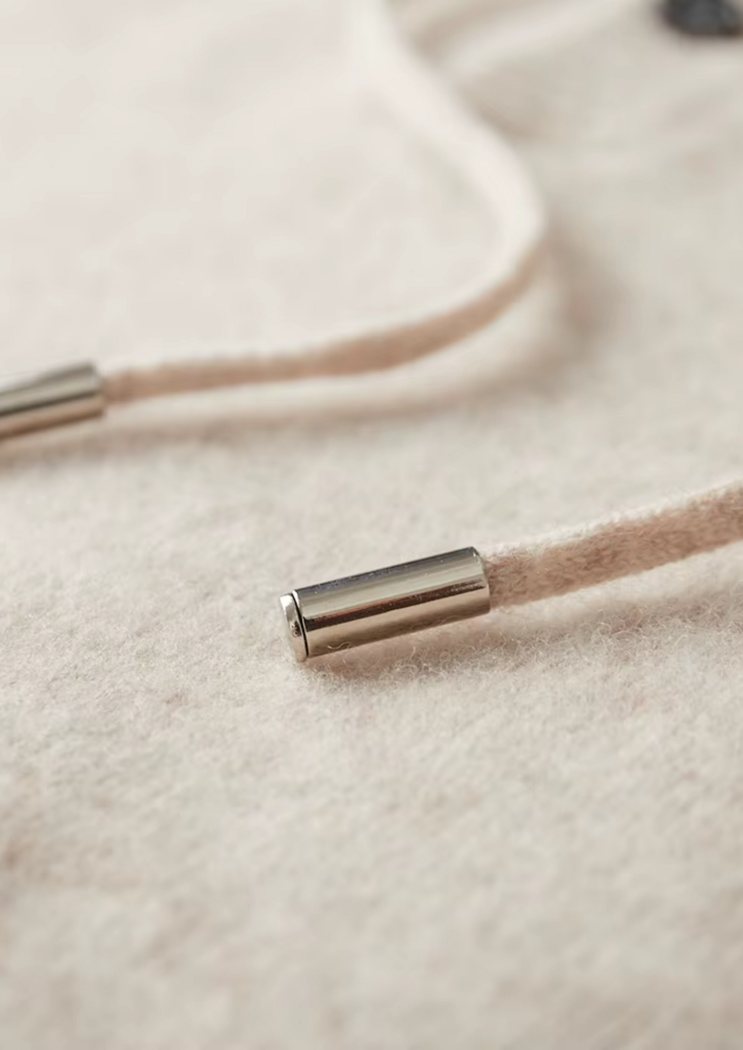 Pure Extra-Fine Merino Wool Button Hoodie | Vallentty