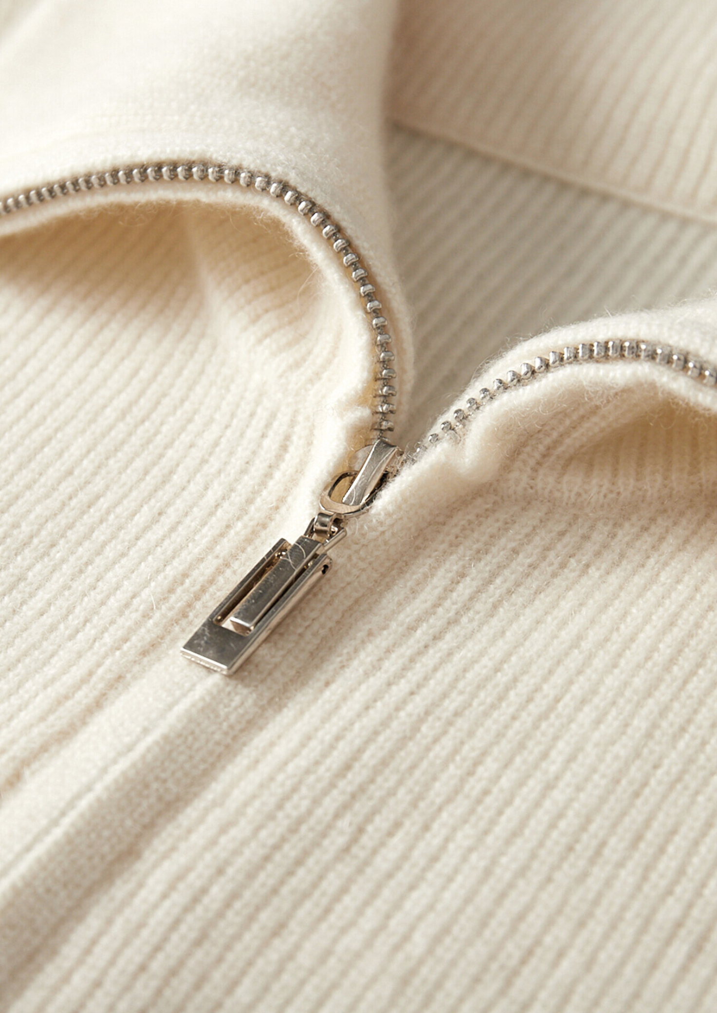 Pure Cashmere Ivory Body Warmer Vest | Vallentty