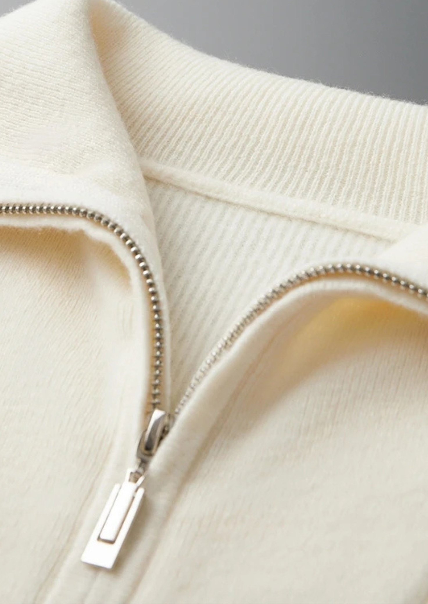 Premium Cashmere Ribbed Half-Zip Sweater | Vallentty
