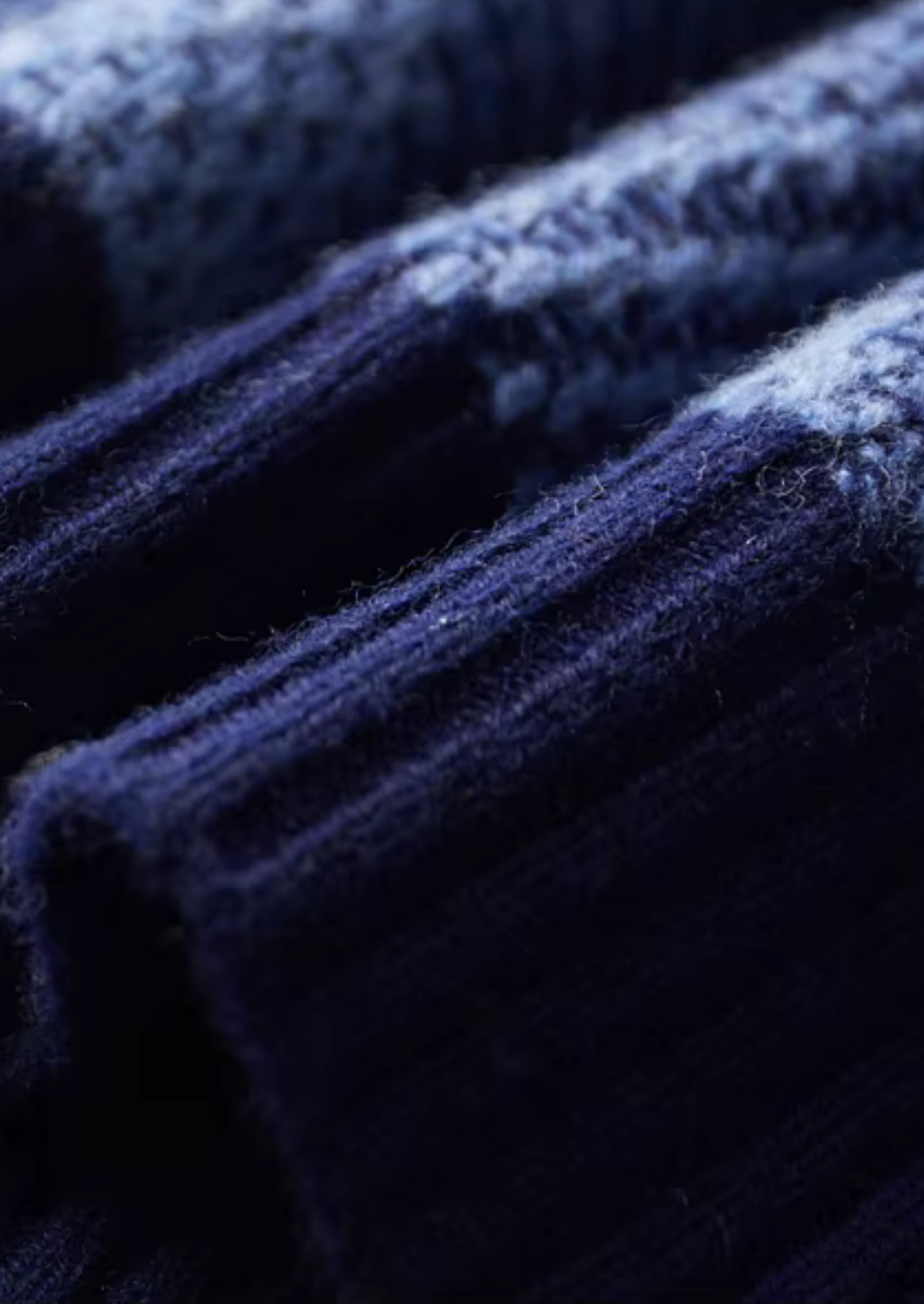 Pure Extra-Fine Merino Wool Two Tone Patterned Mockneck | Vallentty