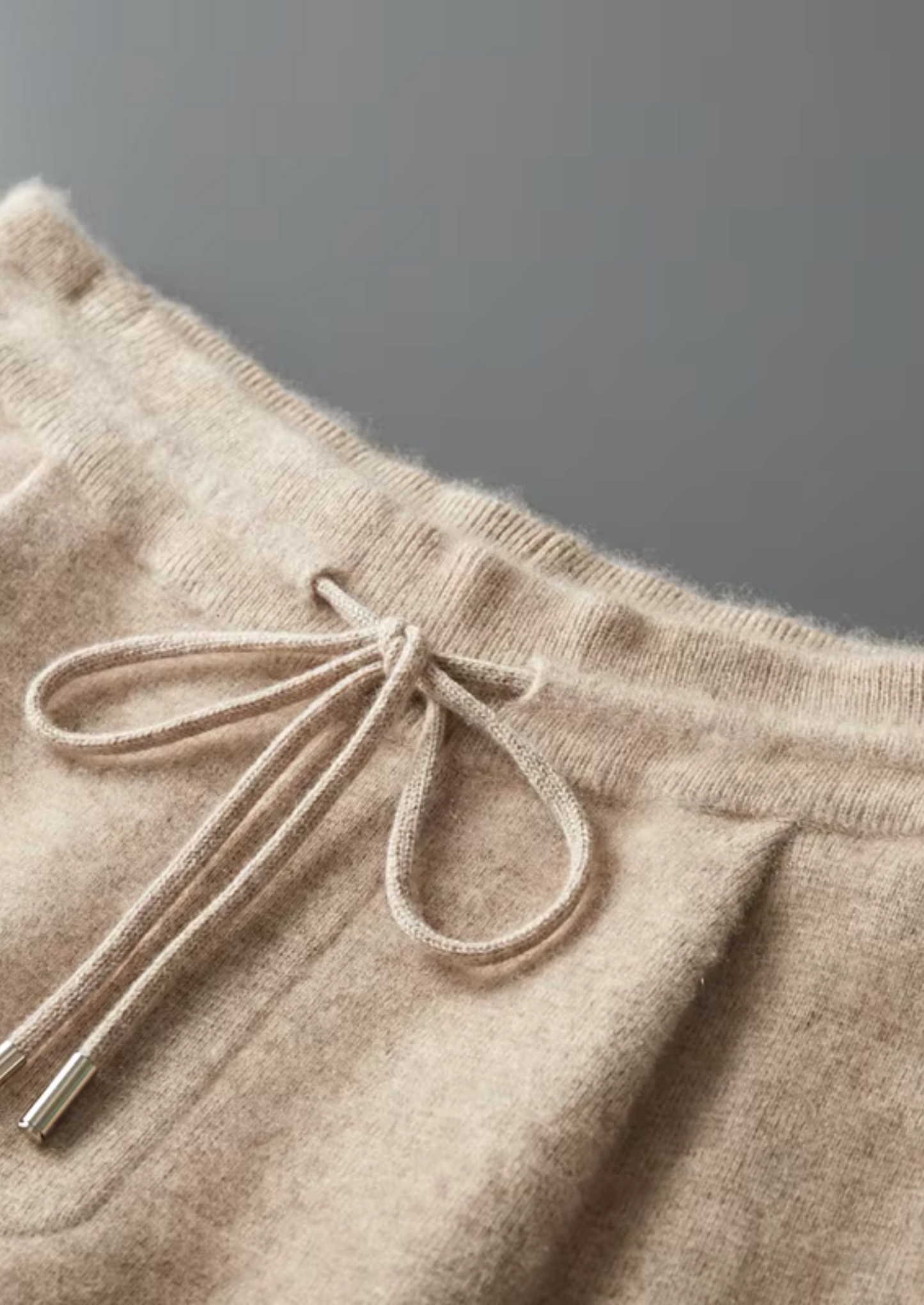 Premium Cashmere Pleated Trousers | Vallentty