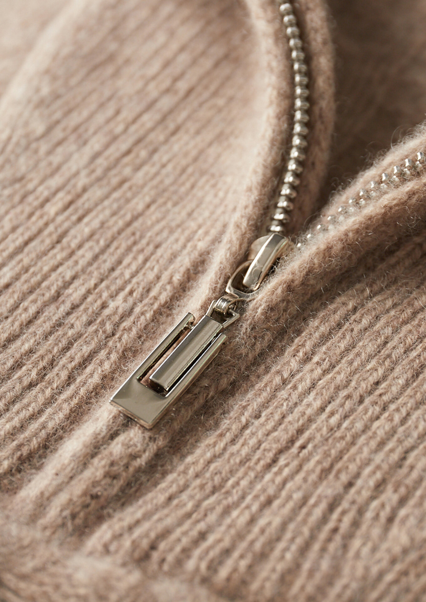 Pure Cashmere Beige Cable Half Zip Sweater | Vallentty