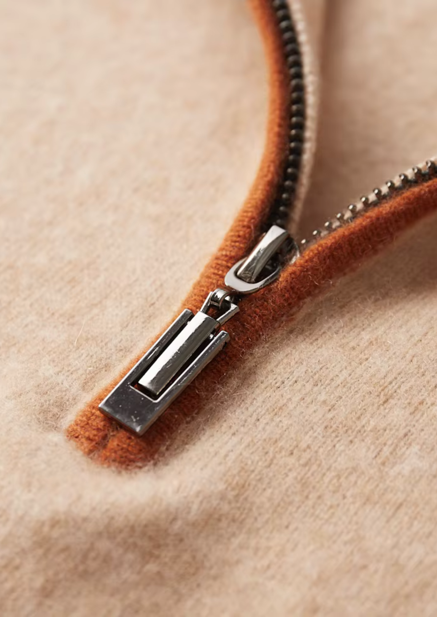 Premium Cashmere Two Tone Zipper Polo | Vallentty