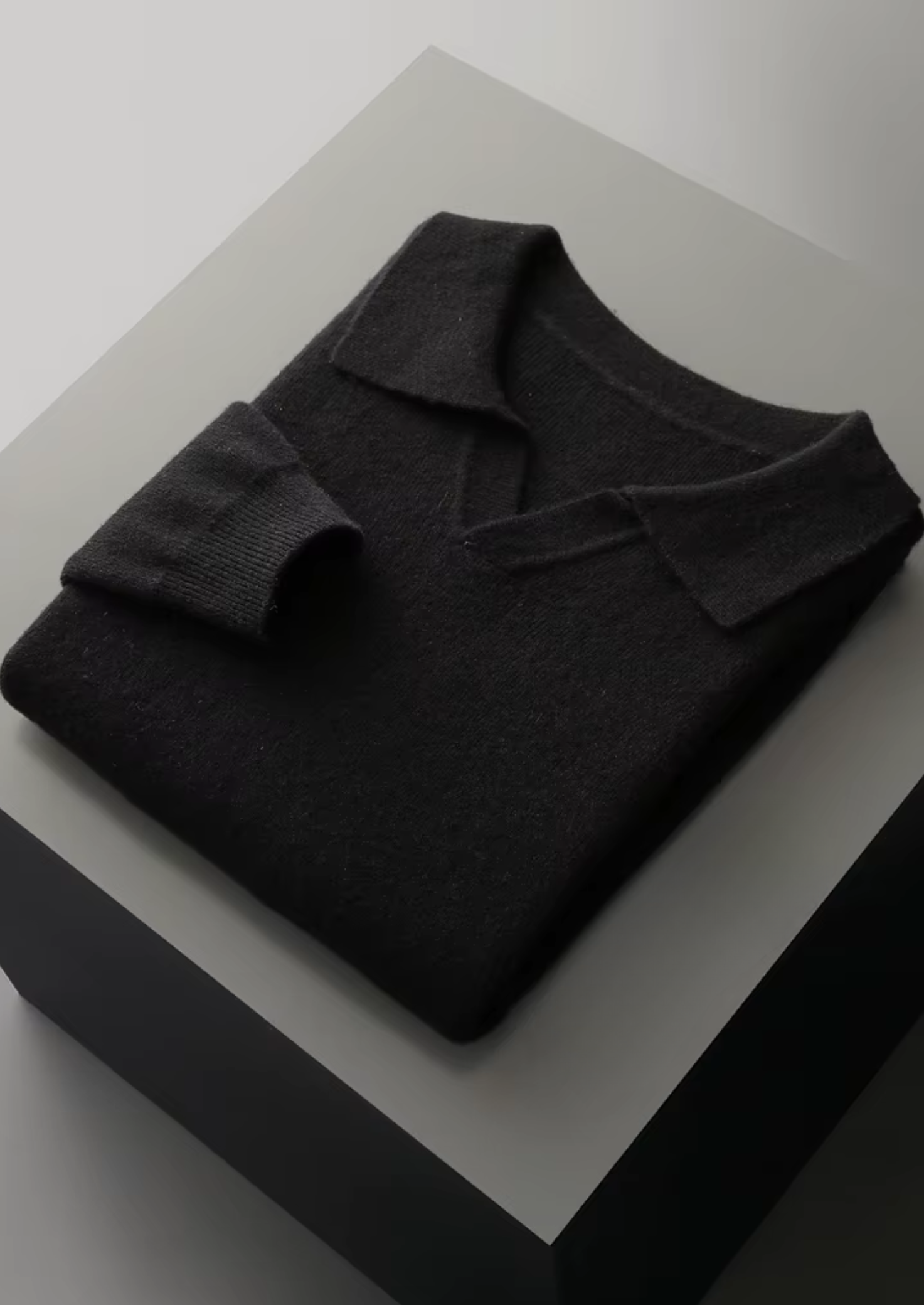Pure Extra-Fine Merino Wool Ribbed Buttonless Polo | Vallentty