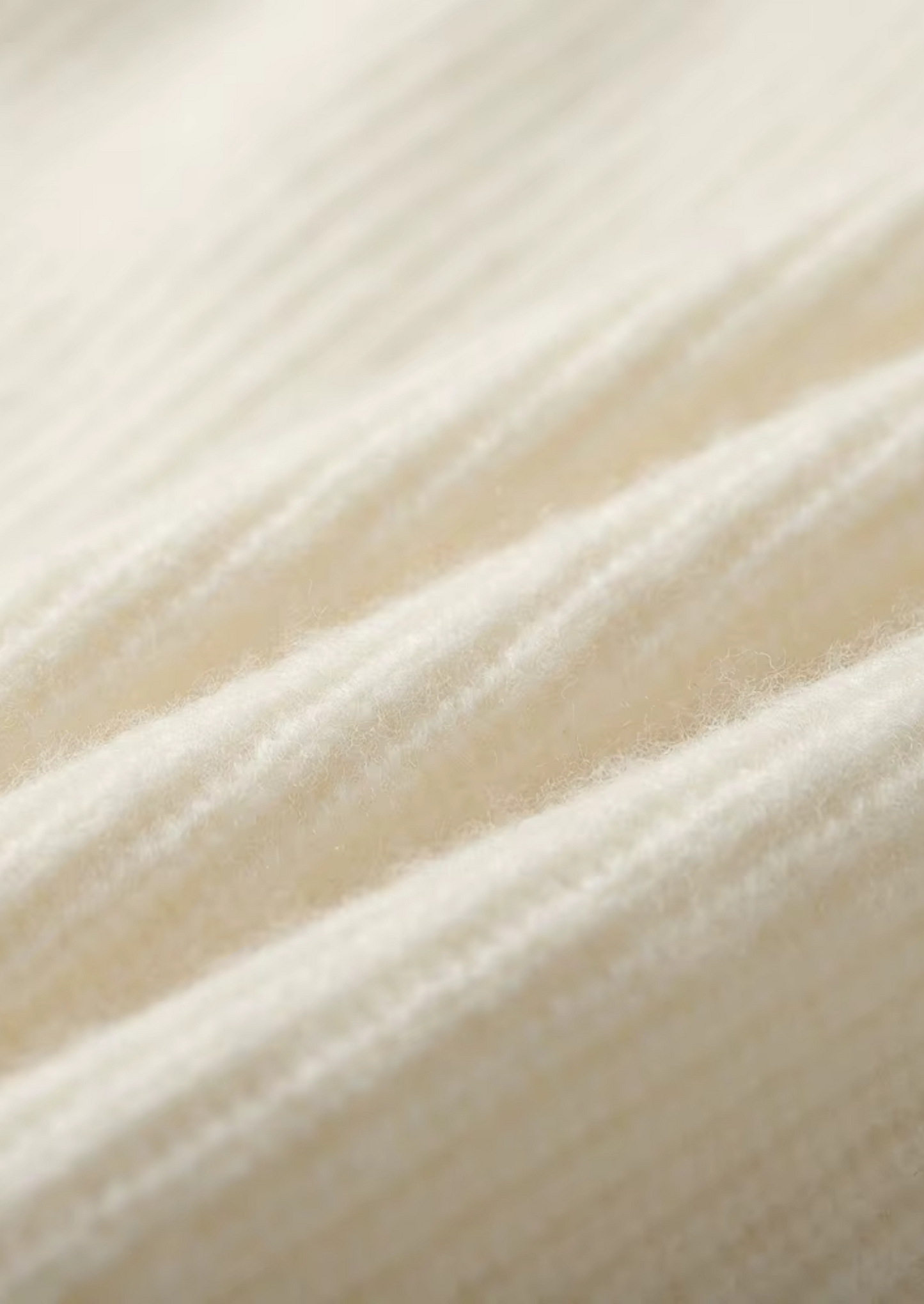 Premium Cashmere Ribbed V-Neck Sweater | Vallentty