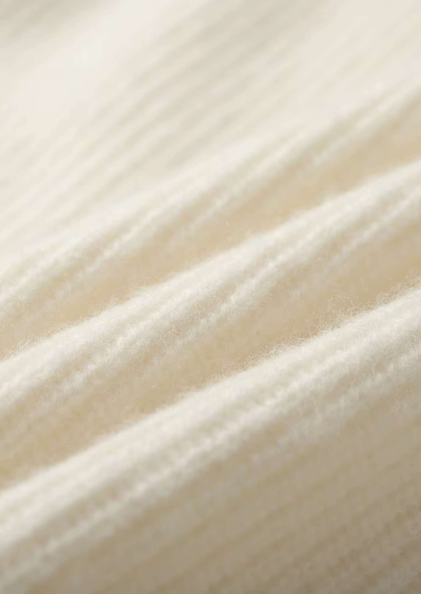 Premium Cashmere Ribbed V-Neck Sweater | Vallentty