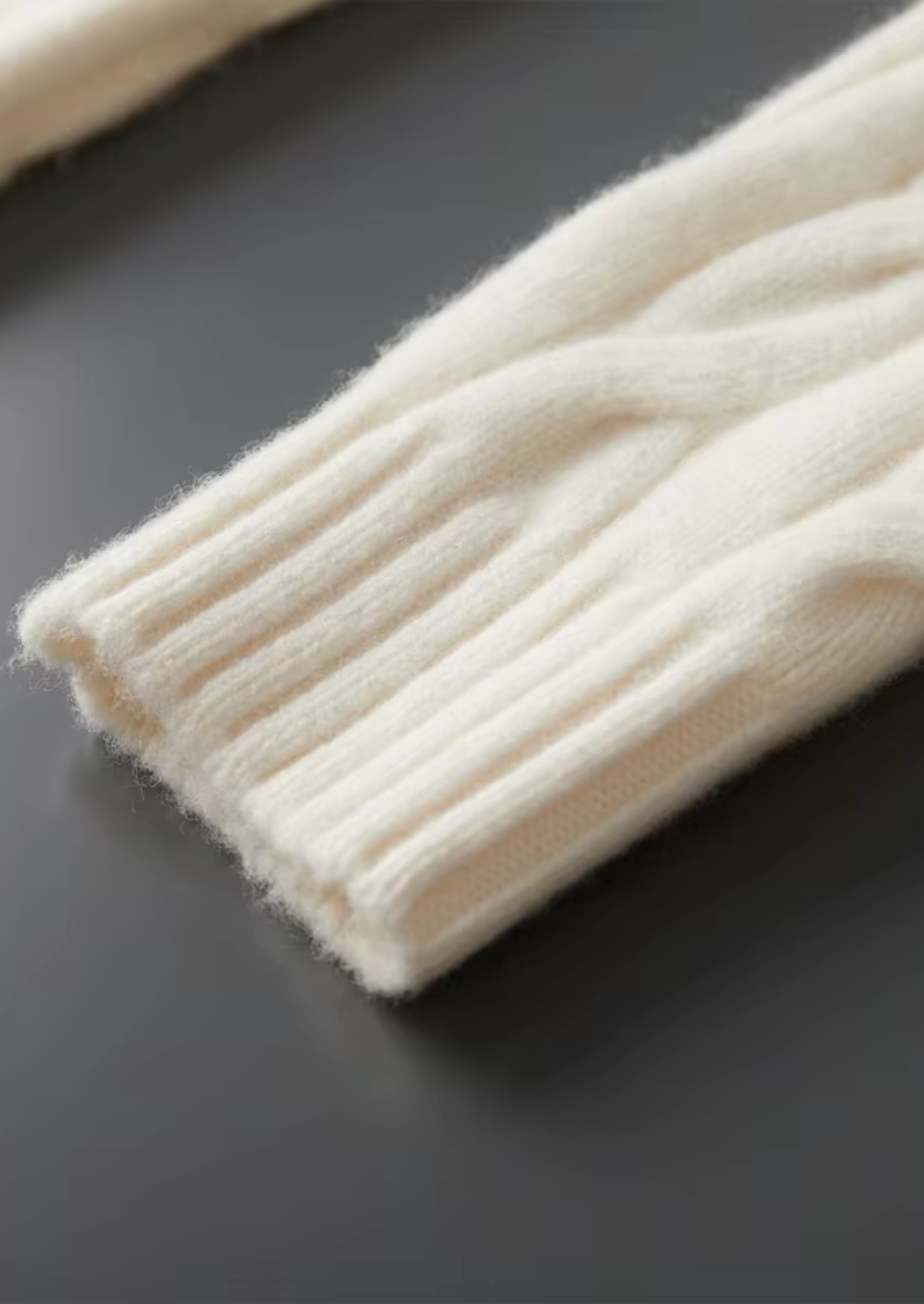 Pure Extra-Fine Merino Wool Dual-Zip Cable Cardigan | Vallentty