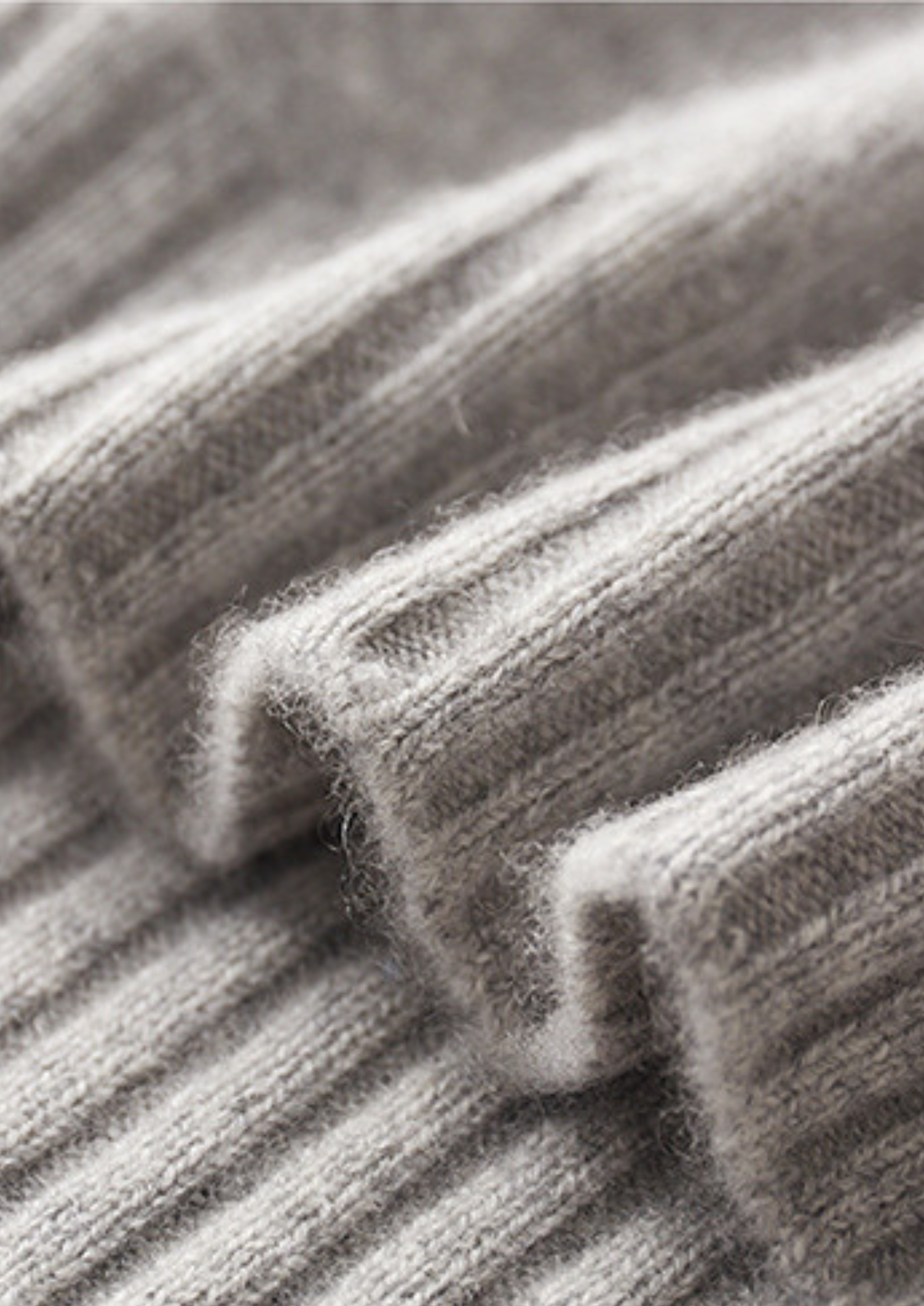 Pure Cashmere Mockneck Sweater | Vallentty