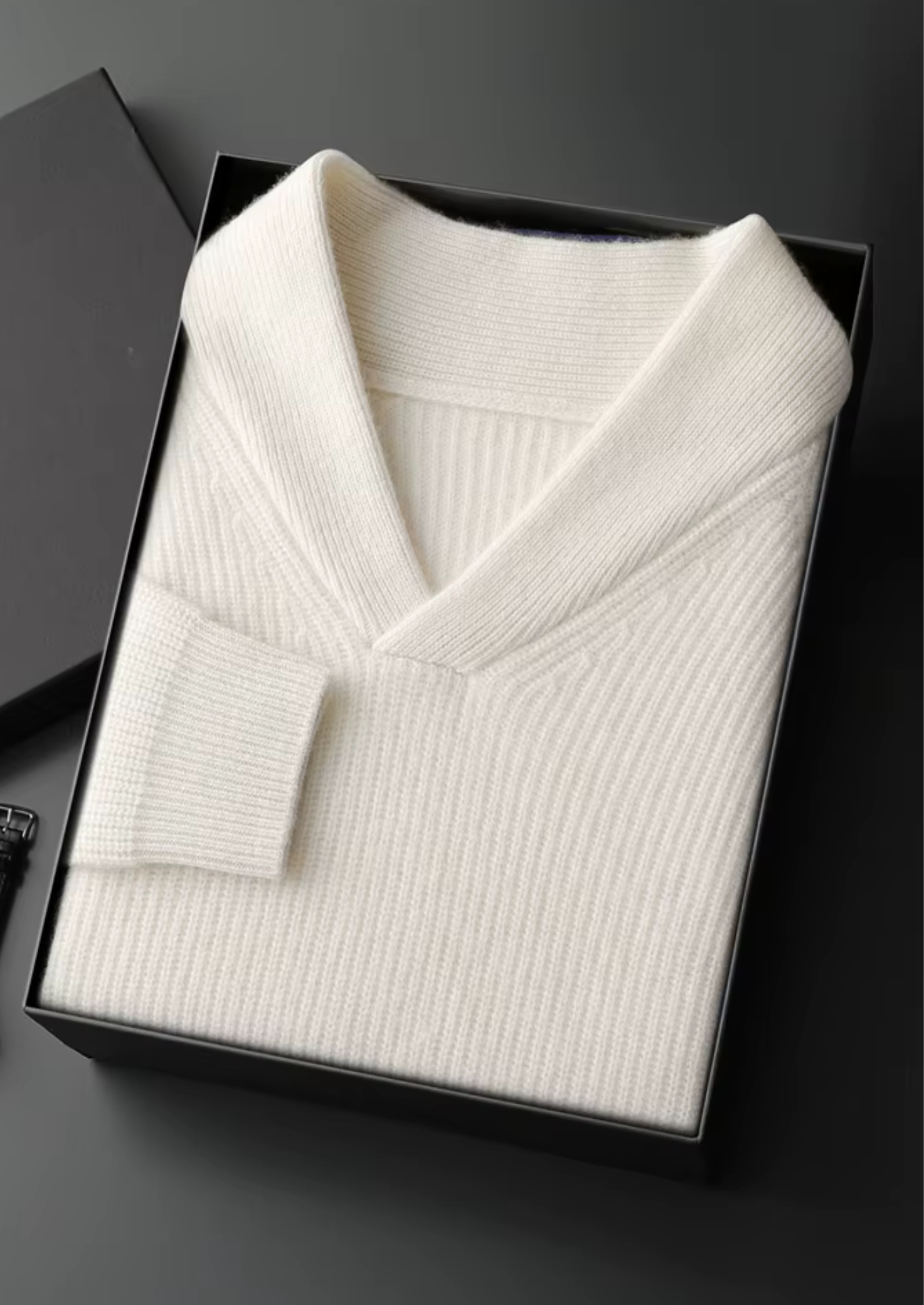 Premium Cashmere Ribbed V-Neck Sweater | Vallentty
