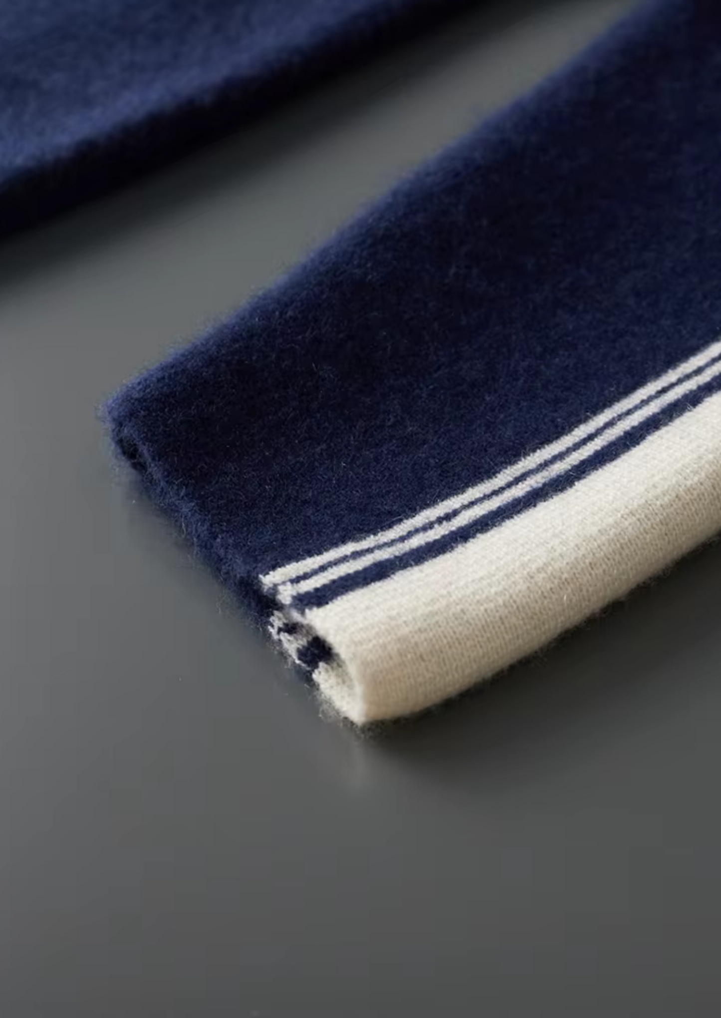 Pure Extra-Fine Merino Wool Navy Blue Damien Set | Vallentty