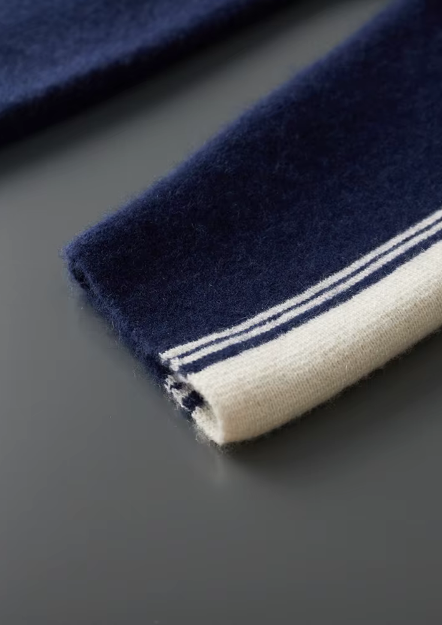 Pure Extra-Fine Merino Wool Navy Blue Damien Set | Vallentty