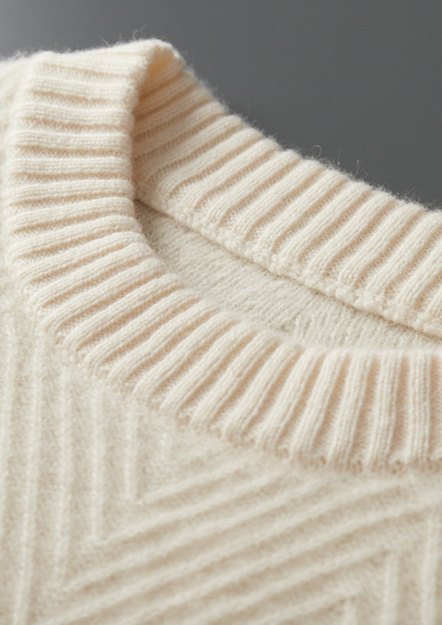 Pure Cashmere Ivory Herringbone Crewneck | Vallentty
