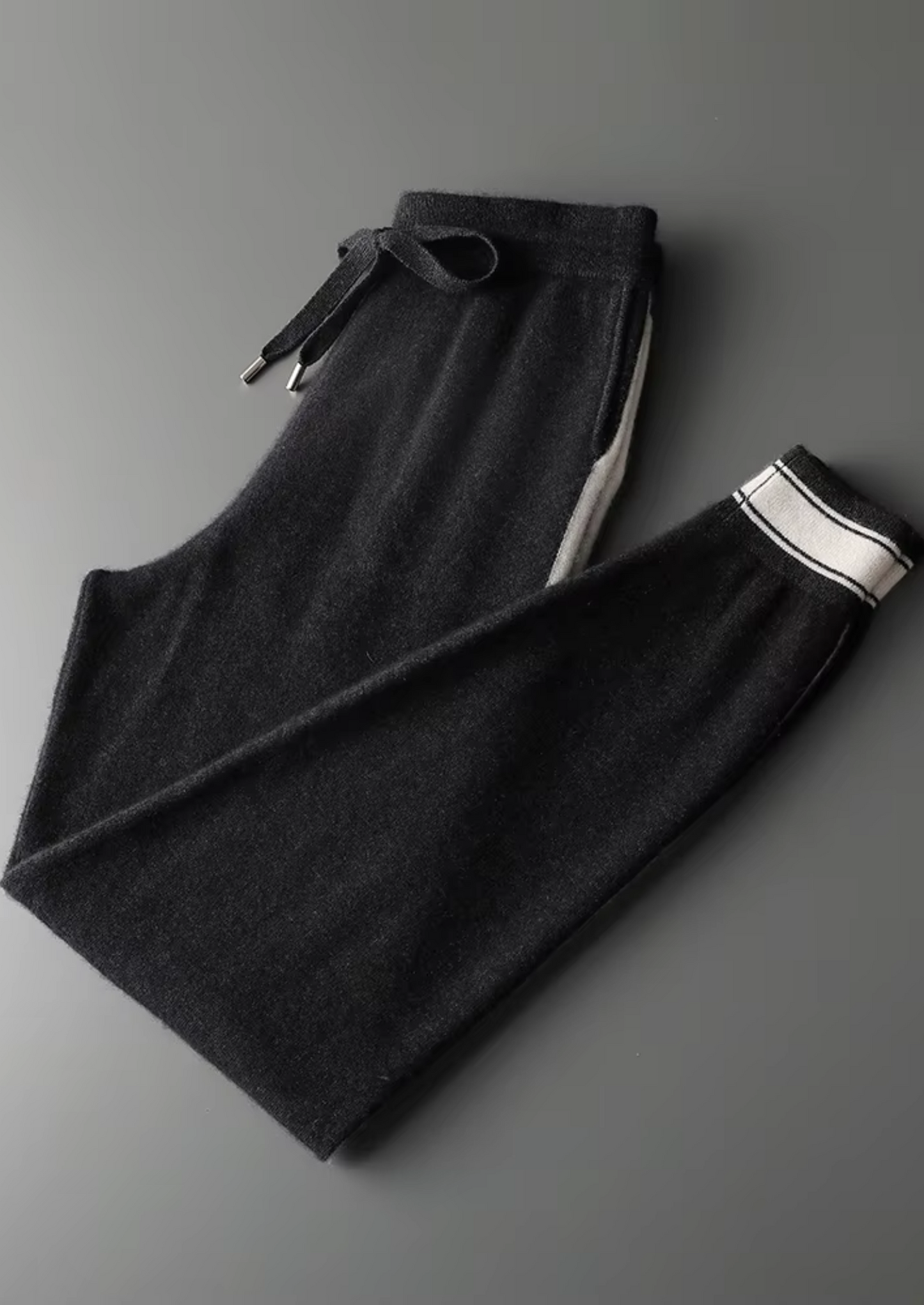 Premium Cashmere Black Vienna Leisure Set | Vallentty
