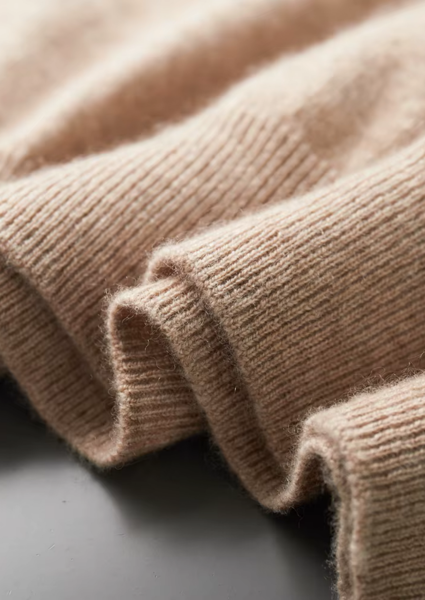 Premium Cashmere Classic Crewneck T-Shirt - Light Beige | Vallentty