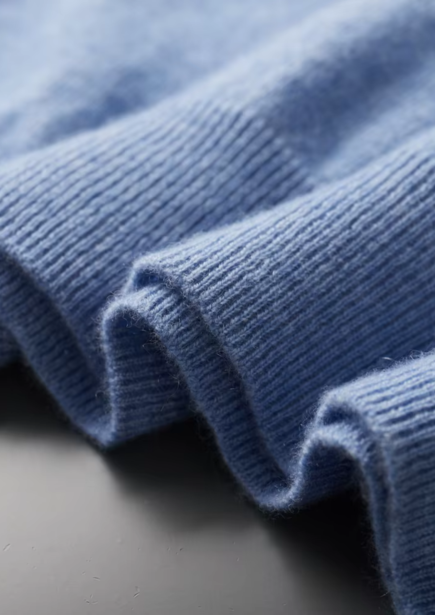 Premium Cashmere Mock Neck T-Shirt | Vallentty