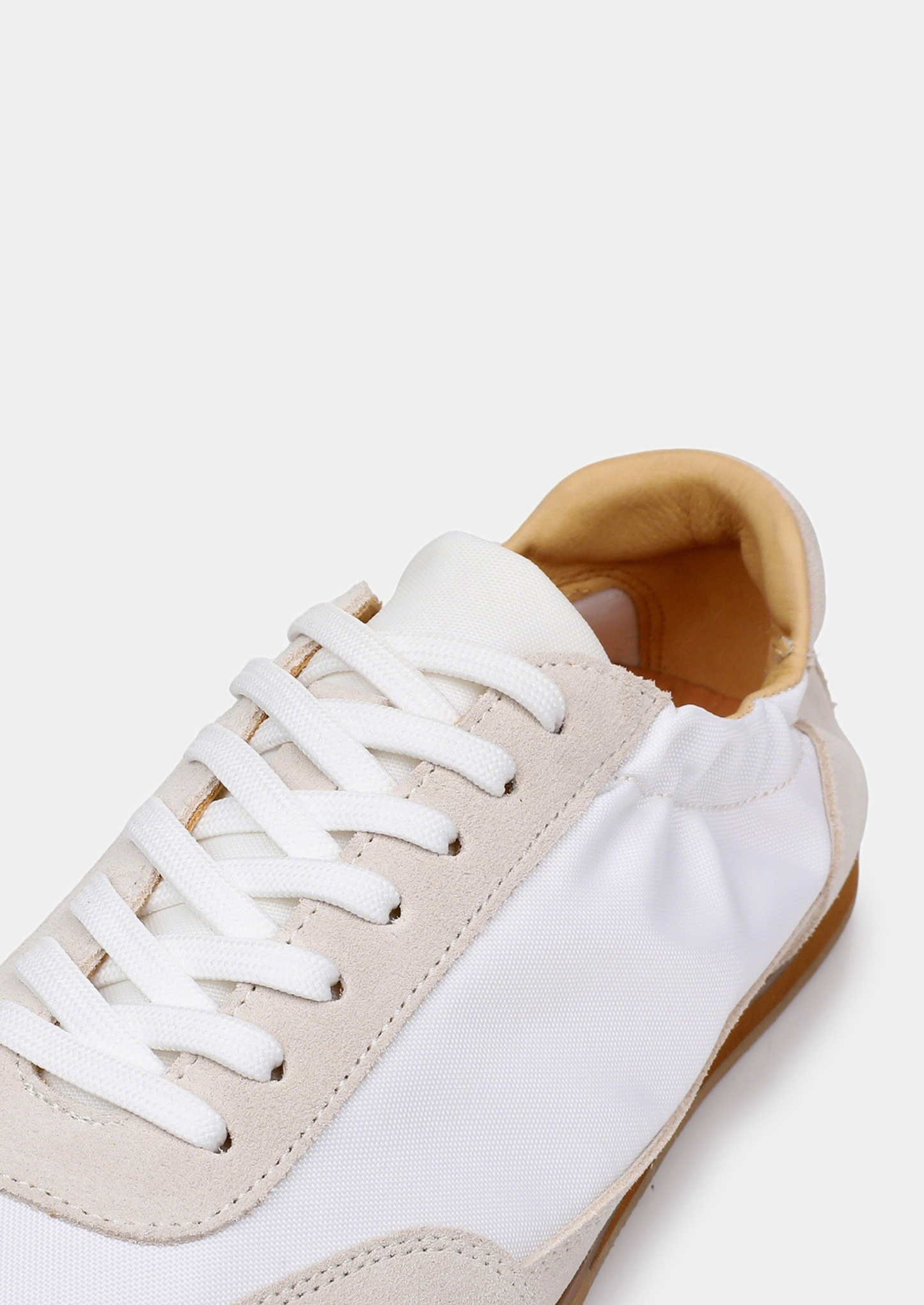 Monaco Ivory Hybrid Retro Runner | Vallentty