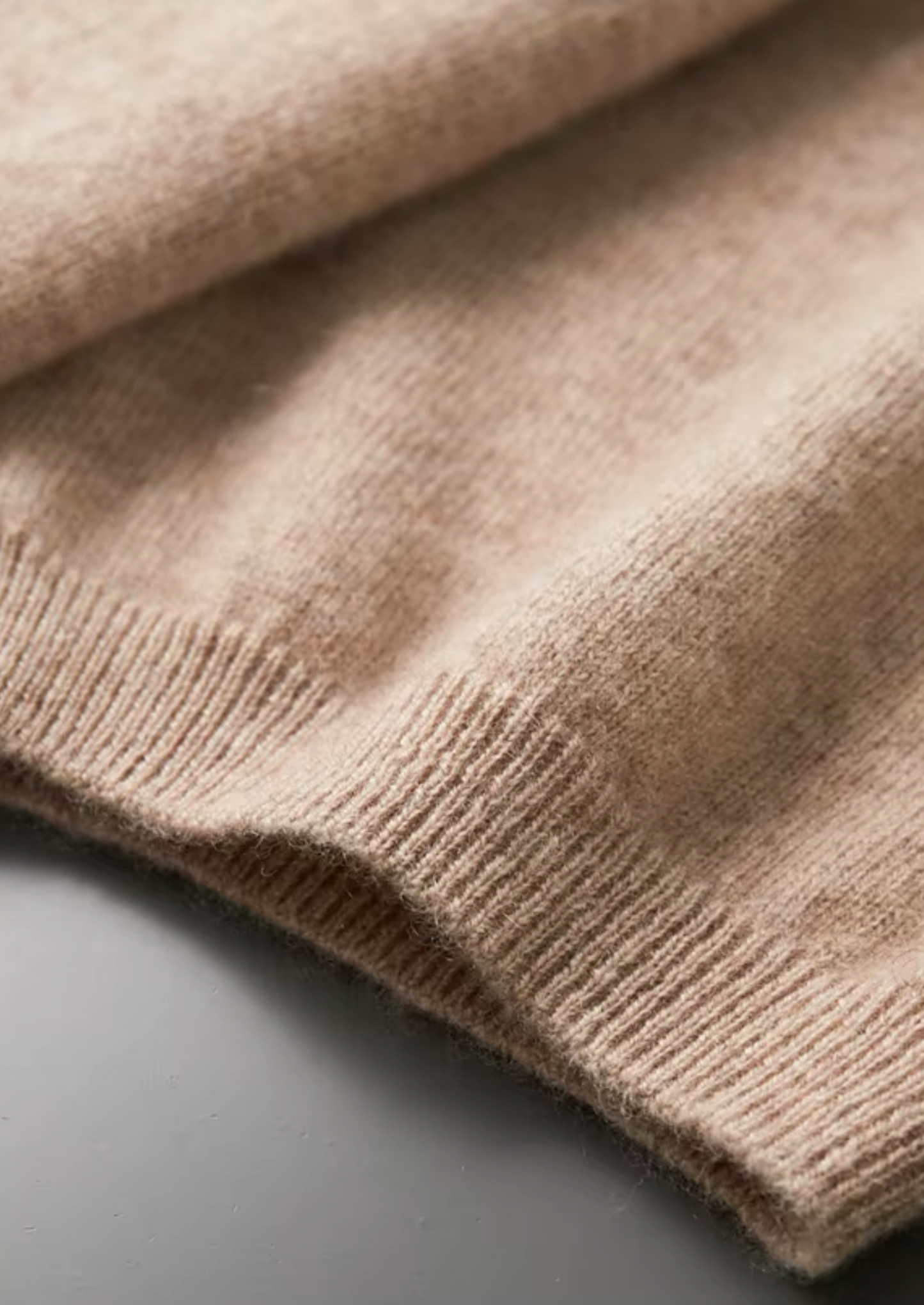 Premium Cashmere Classic Crewneck T-Shirt - Light Beige | Vallentty