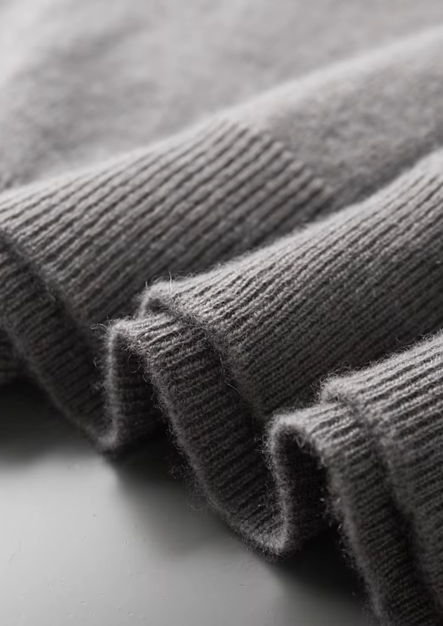 Premium Cashmere Mock Neck T-Shirt | Vallentty