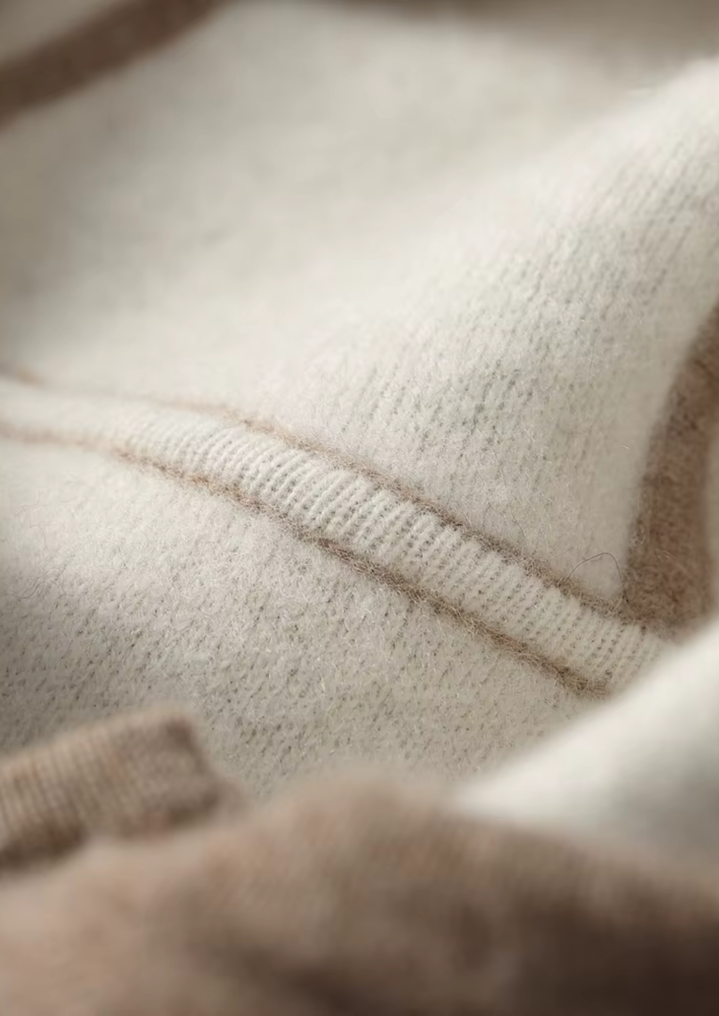 Premium Cashmere Two Tone Zipper Hoodie | Vallentty
