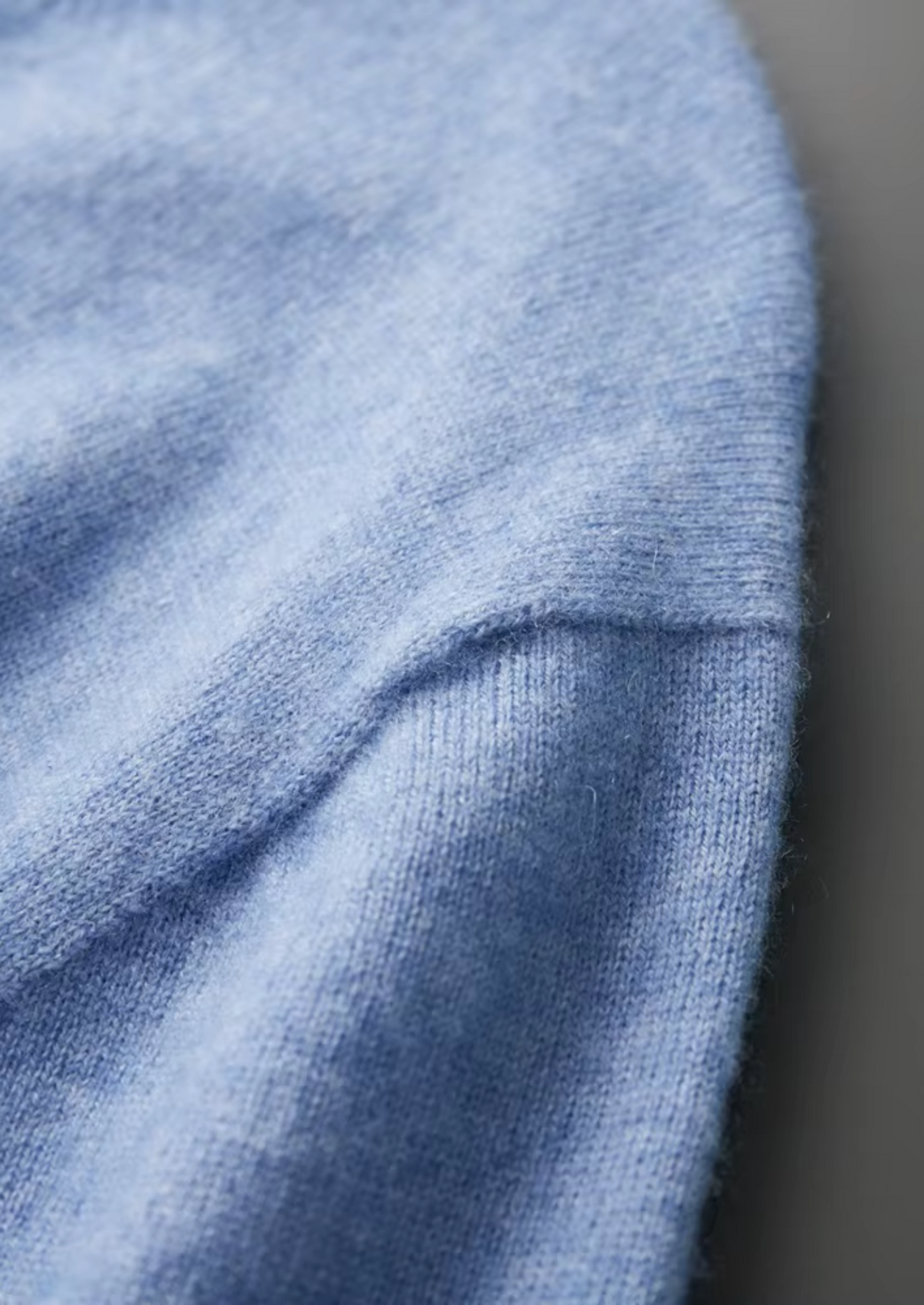 Premium Cashmere Classic Crewneck T-Shirt - Light Blue | Vallentty