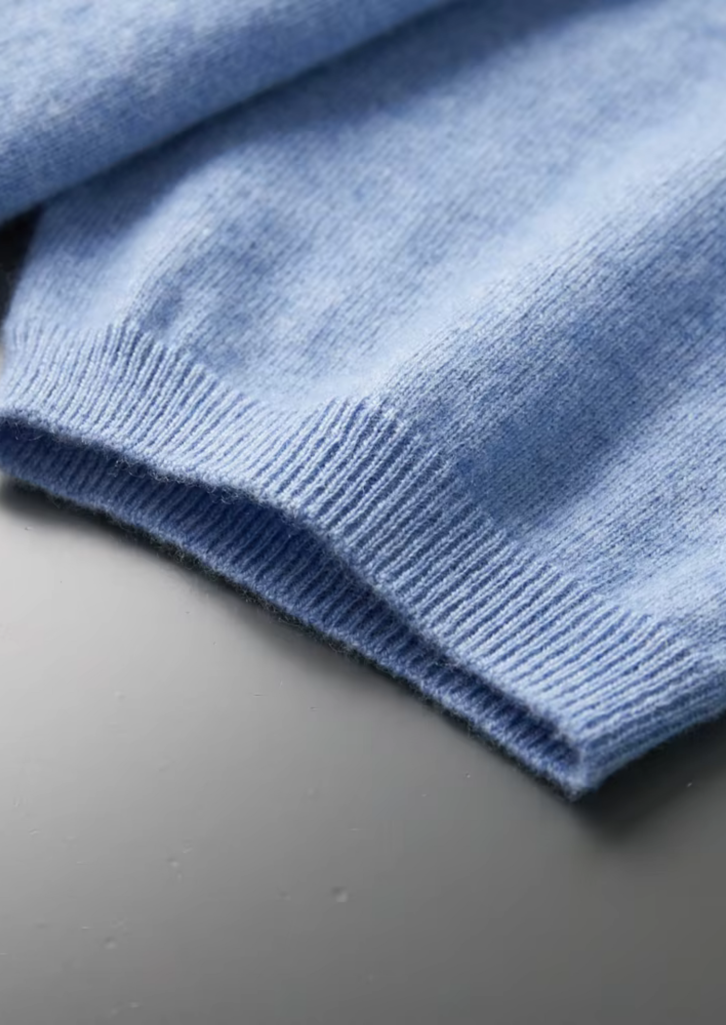 Premium Cashmere Classic Crewneck T-Shirt - Light Blue | Vallentty