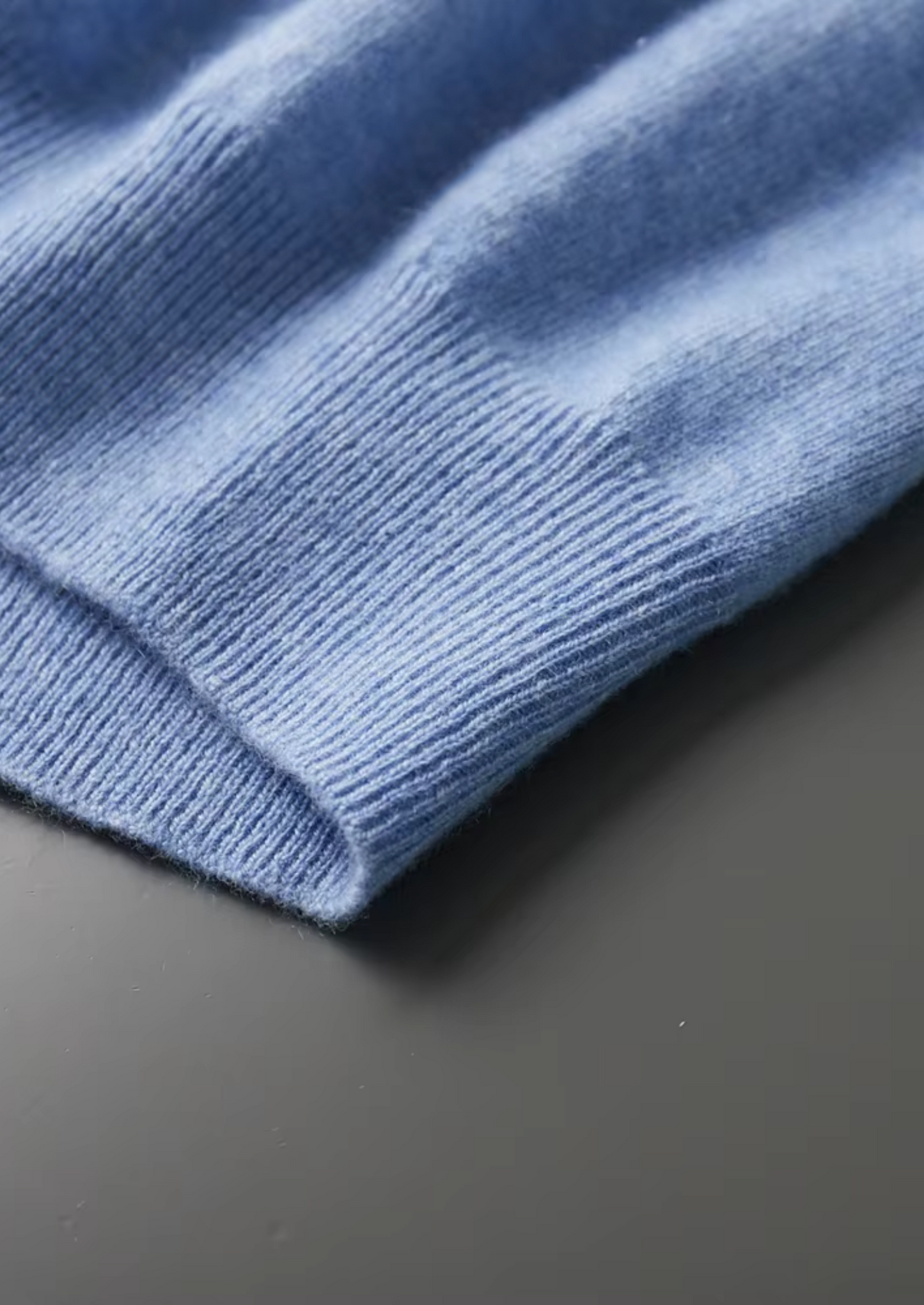 Premium Cashmere Classic Crewneck T-Shirt - Light Blue | Vallentty