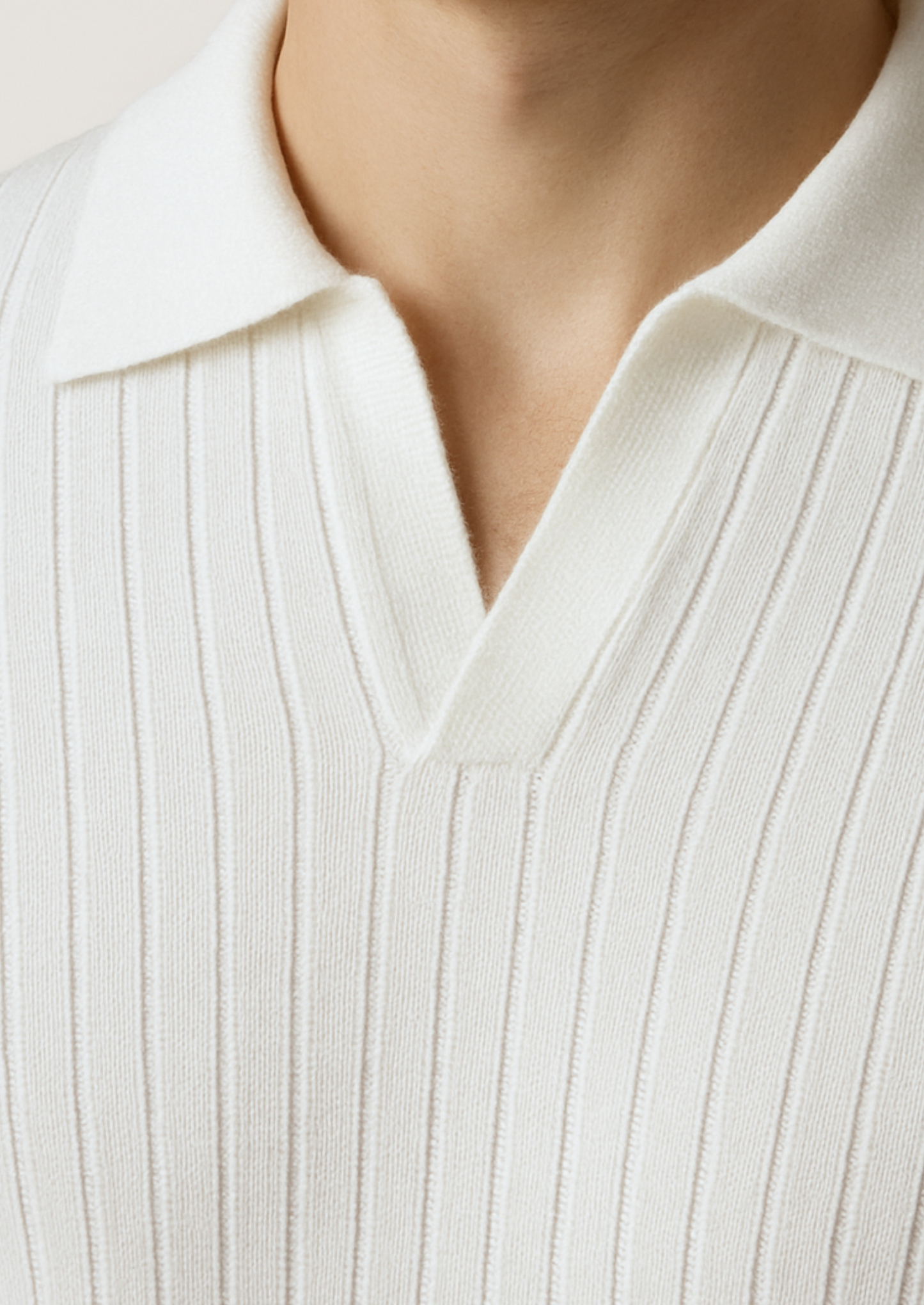 White Buttonless Ribbed Polo | Vallentty