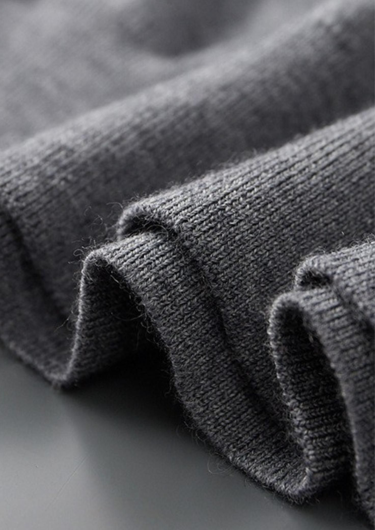 Premium Cashmere Buttonless Sweater Polo | Vallentty