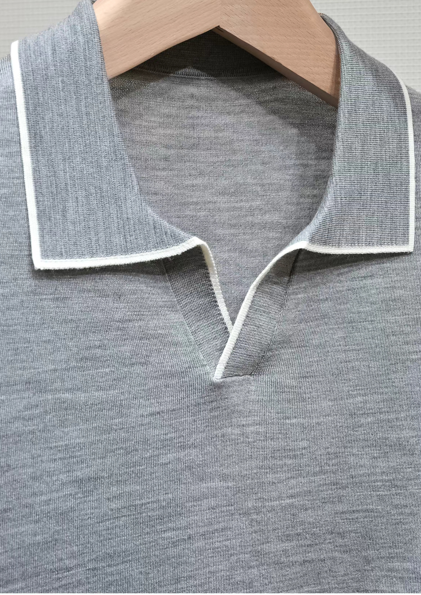 Ellis Light Gray Lightweight Polo Shirt | Vallentty