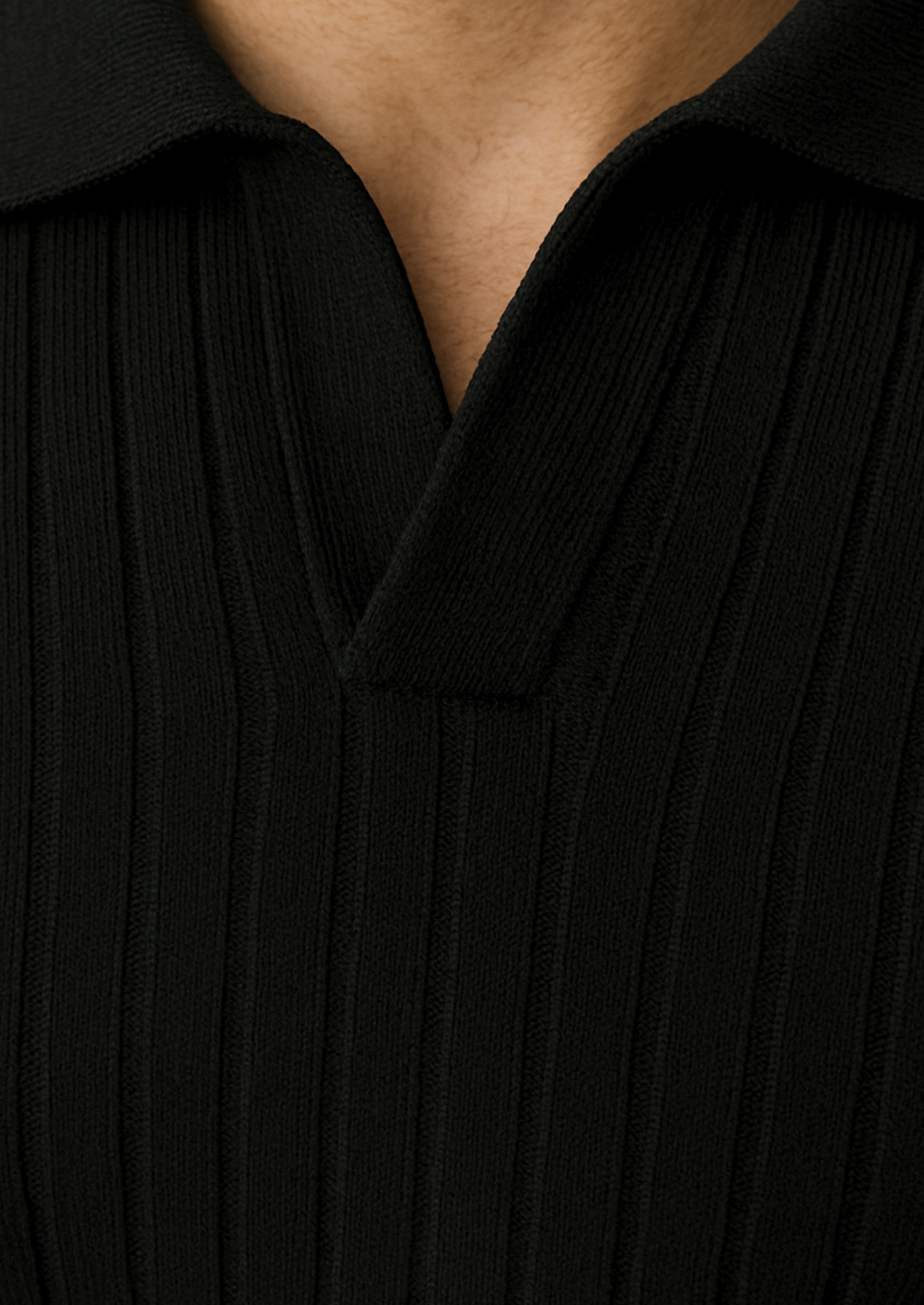 Black Buttonless Ribbed Polo | Vallentty