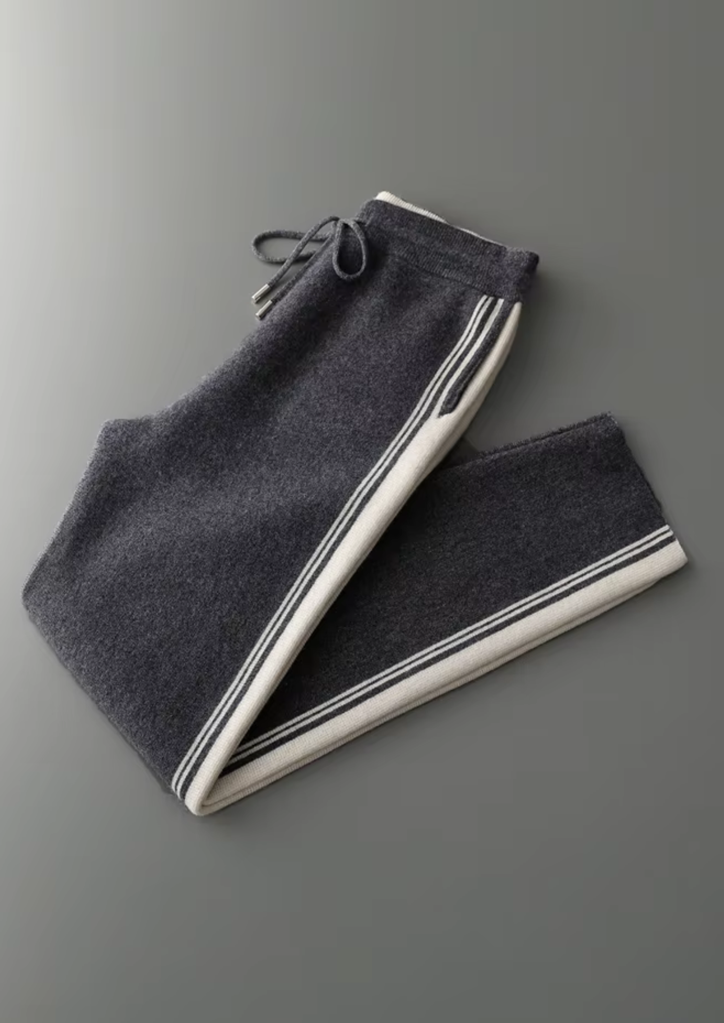 Pure Extra-Fine Merino Wool Dark Gray Damien Set | Vallentty
