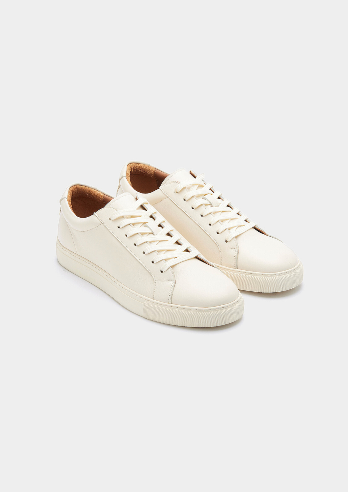 Ivory Essential Leather Sneaker | Vallentty