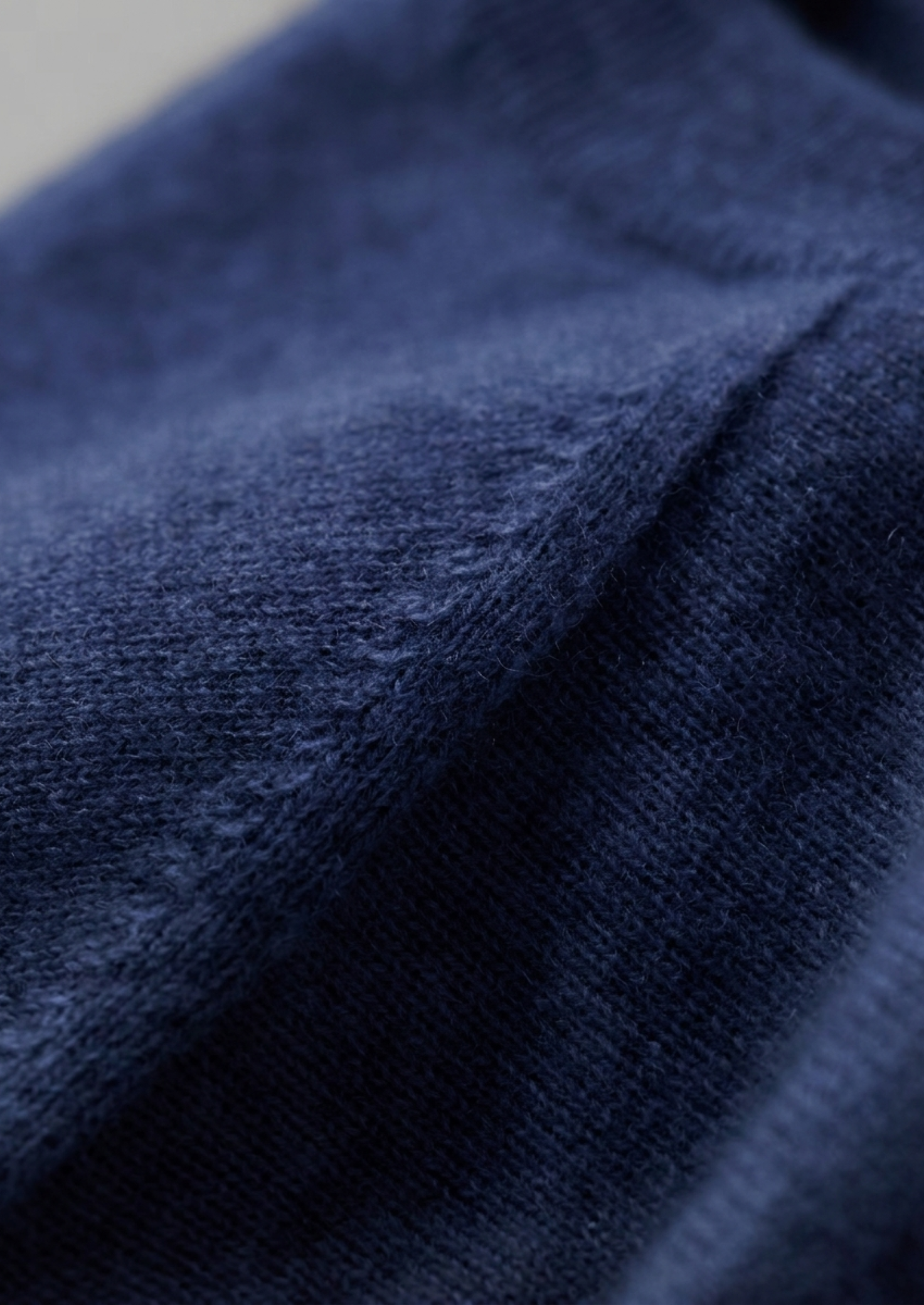 Premium Cashmere Classic Crewneck T-Shirt - Navy Blue | Vallentty