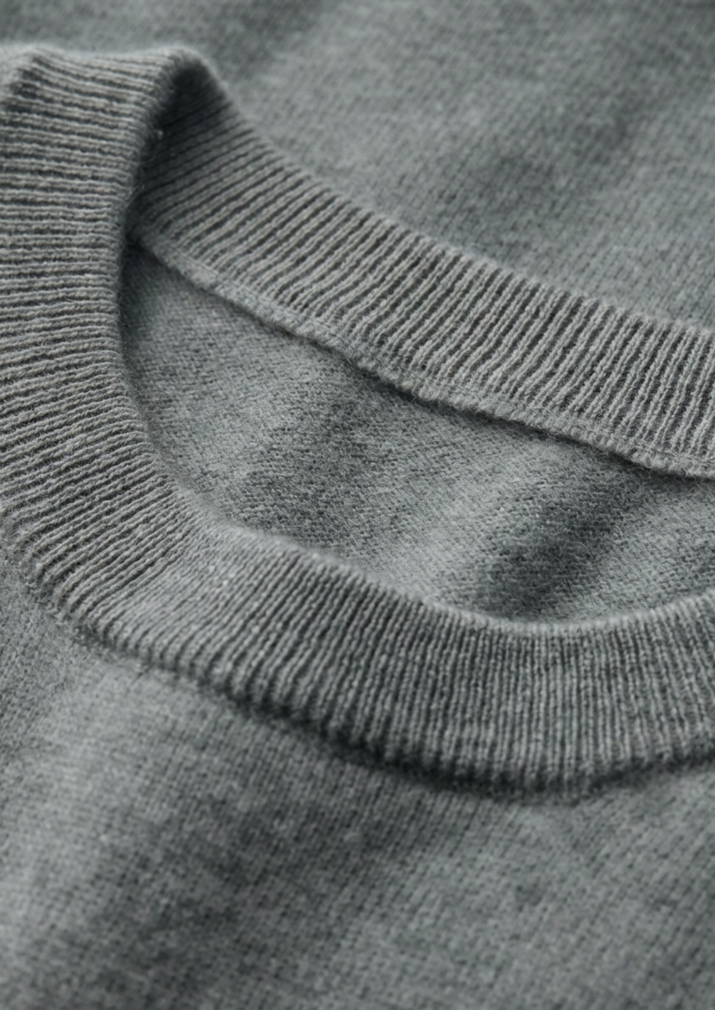 Premium Cashmere Classic Crewneck T-Shirt - Shadow Flint | Vallentty