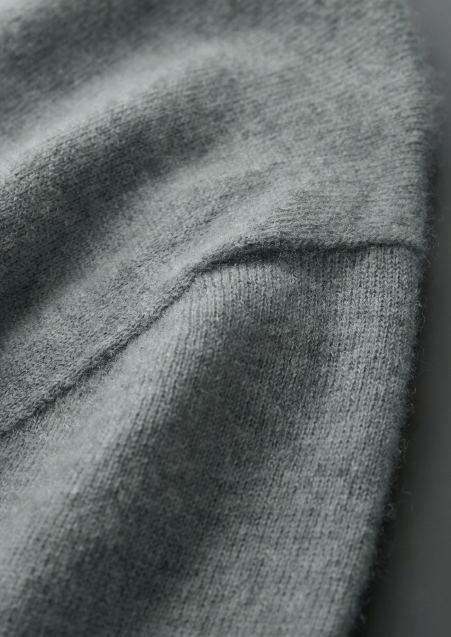 Premium Cashmere Classic Crewneck T-Shirt - Shadow Flint | Vallentty
