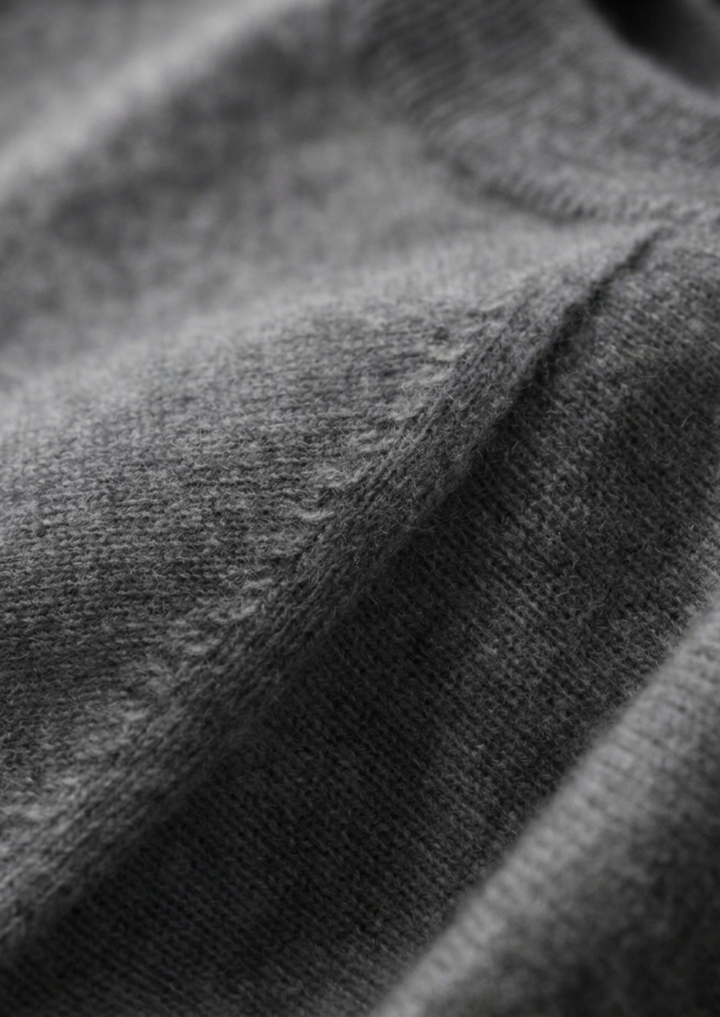 Premium Cashmere Classic Crewneck T-Shirt - Dark Gray | Vallentty