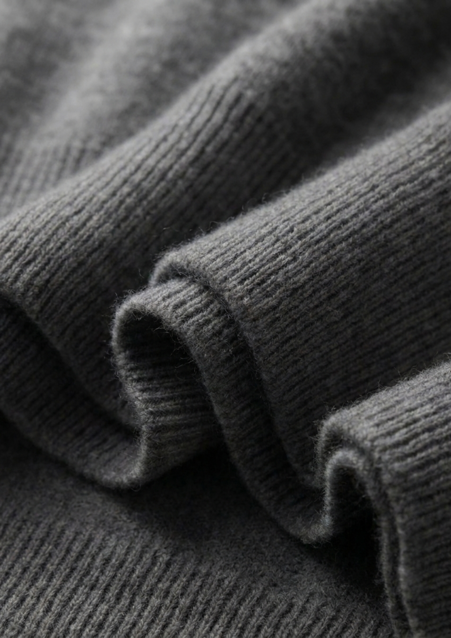 Premium Cashmere Classic Crewneck T-Shirt - Dark Gray | Vallentty