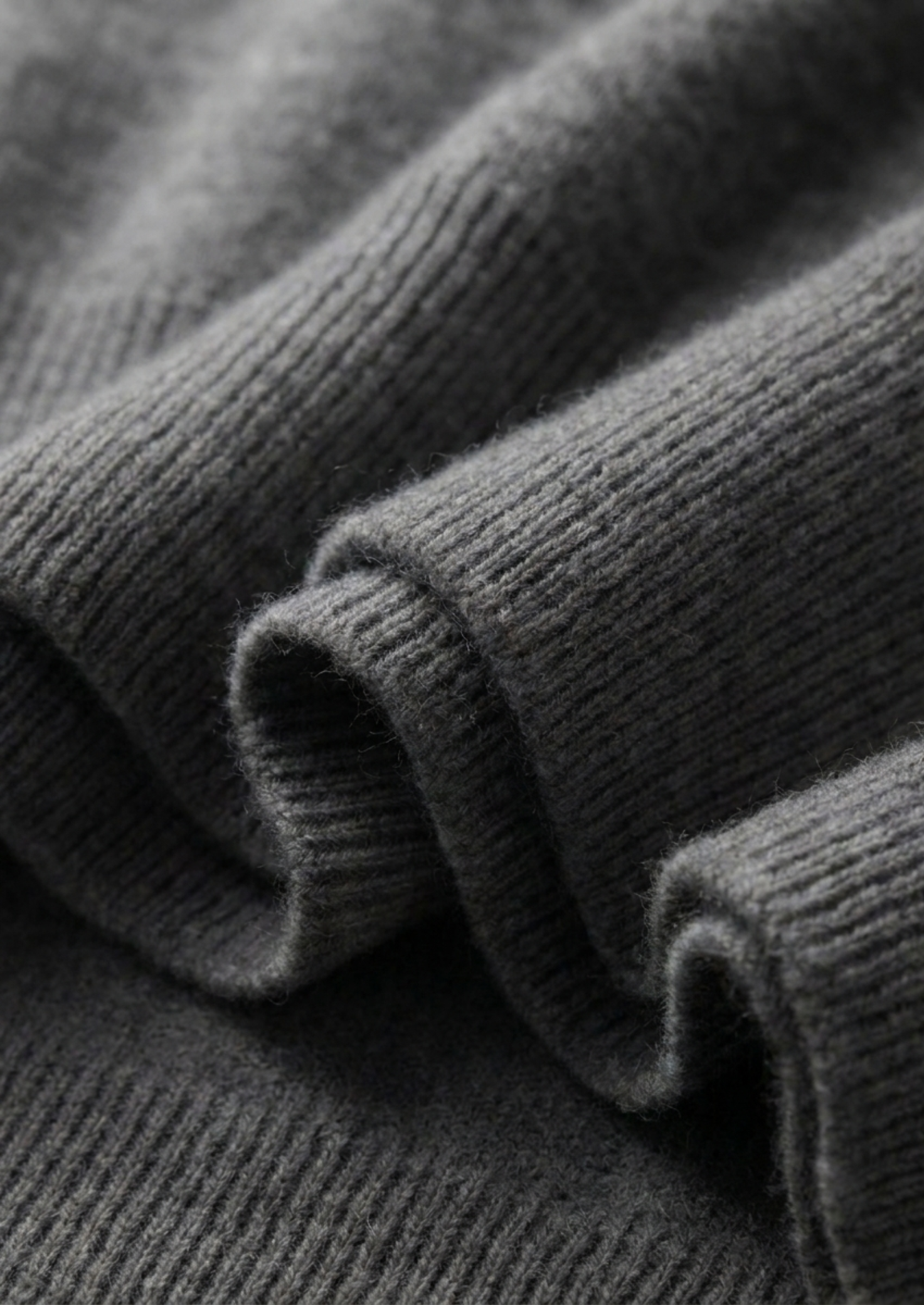 Premium Cashmere Classic Crewneck T-Shirt - Dark Gray | Vallentty