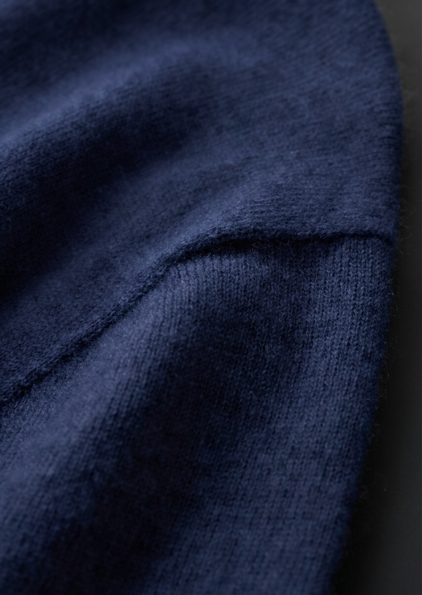 Premium Cashmere Classic Crewneck T-Shirt - Navy Blue | Vallentty