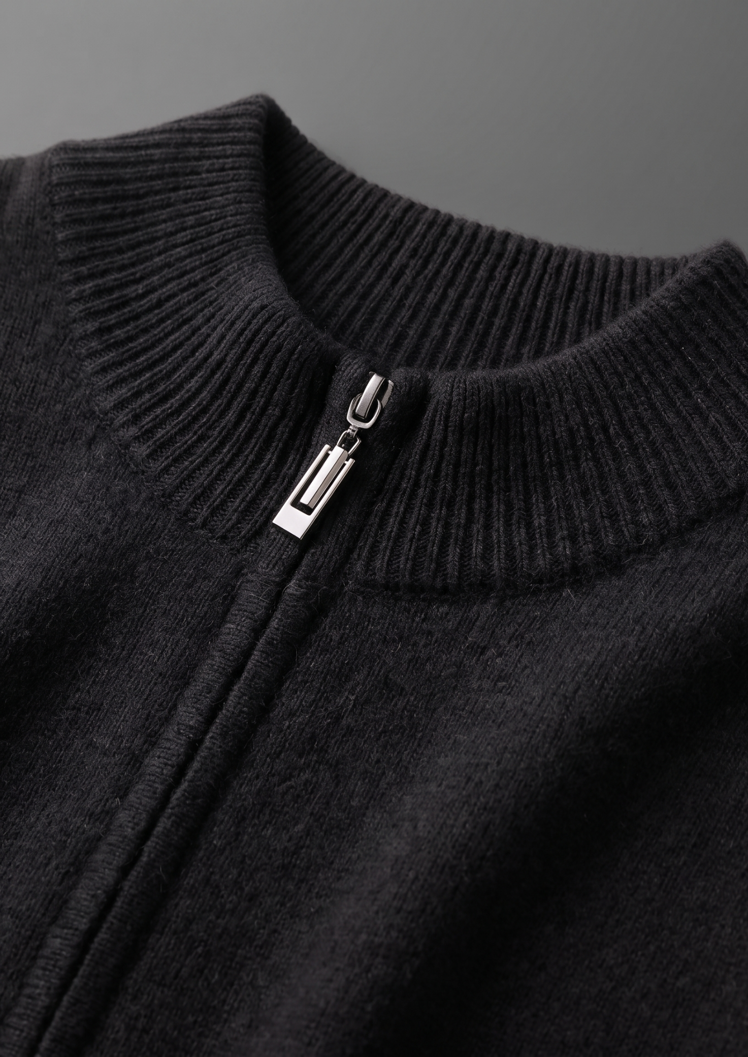 Pure Extra-Fine Merino Wool Black Luzzo Set | Vallentty