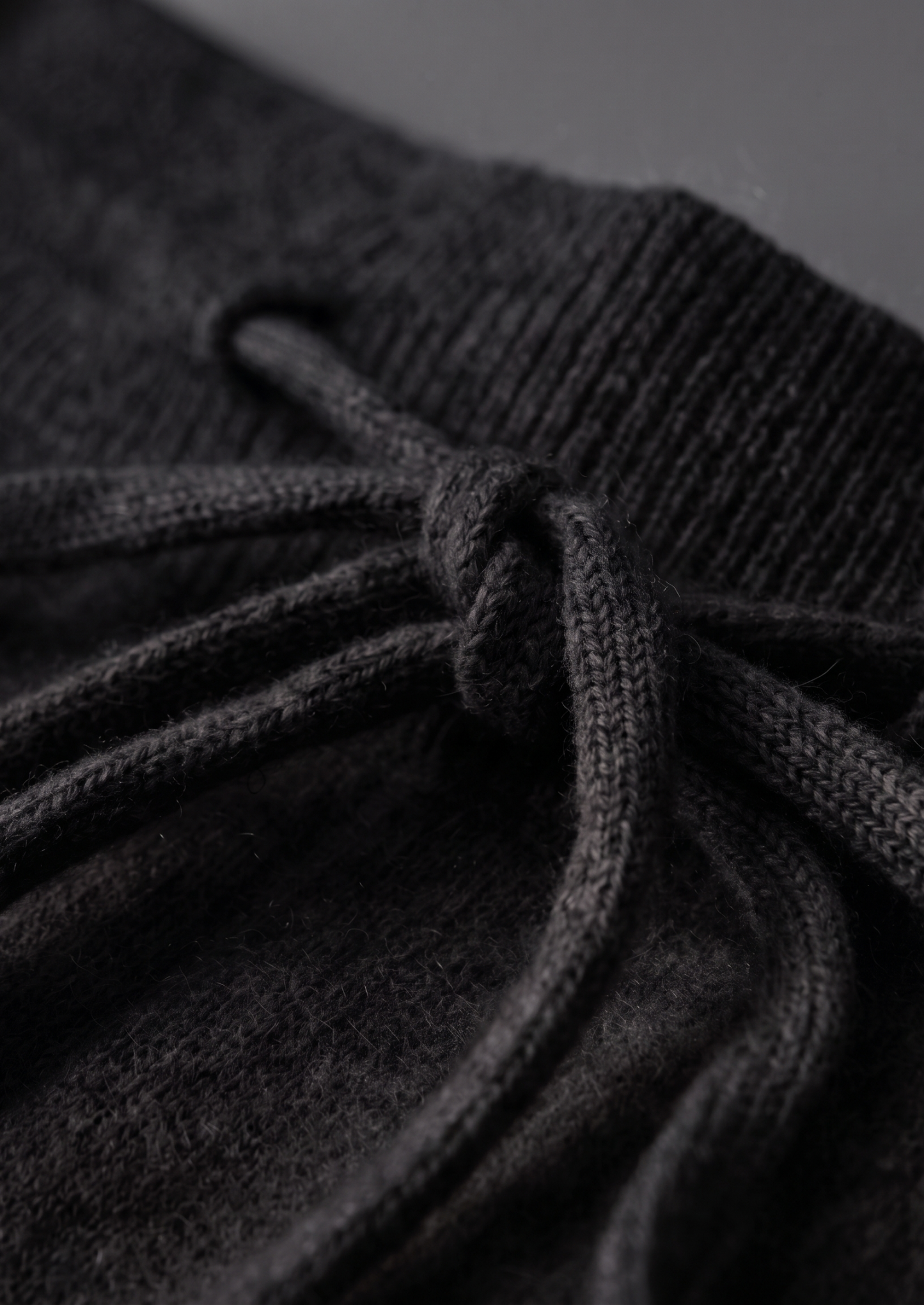 Pure Extra-Fine Merino Wool Black Luzzo Set | Vallentty