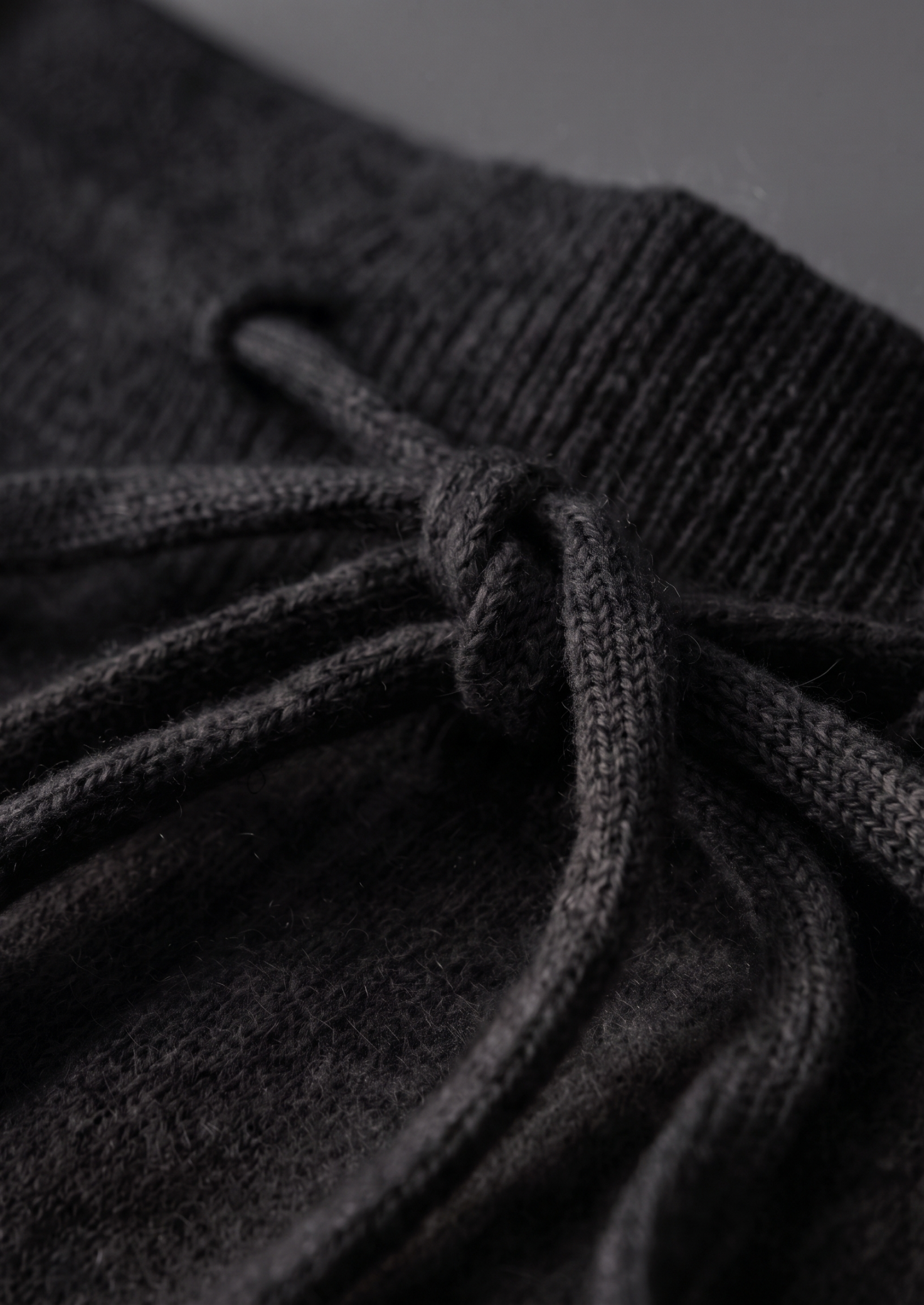 Pure Extra-Fine Merino Wool Black Luzzo Set | Vallentty