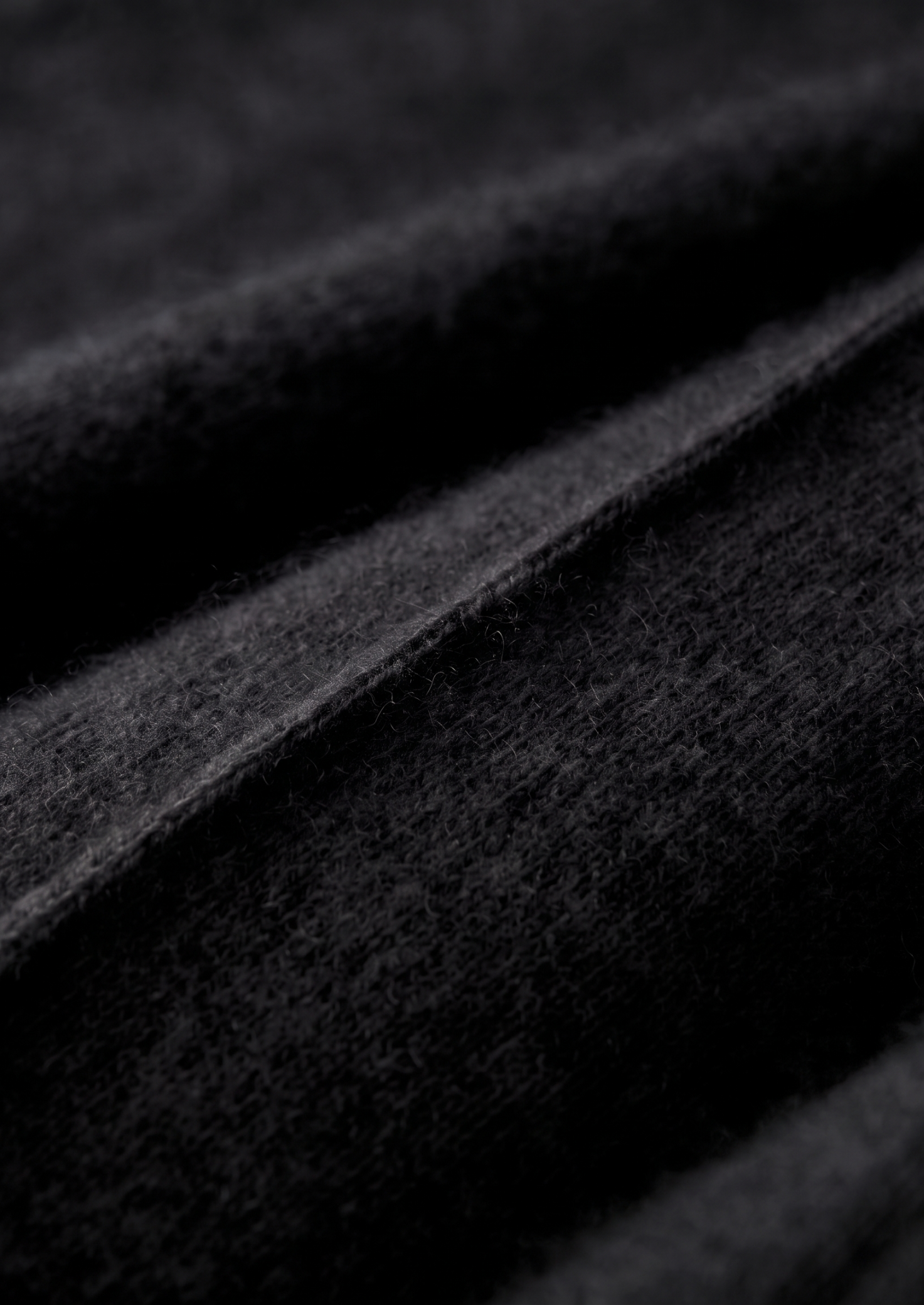 Pure Extra-Fine Merino Wool Black Luzzo Set | Vallentty