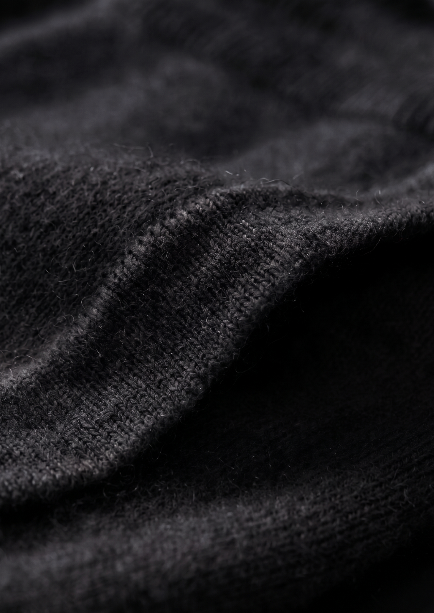 Pure Extra-Fine Merino Wool Black Luzzo Set | Vallentty