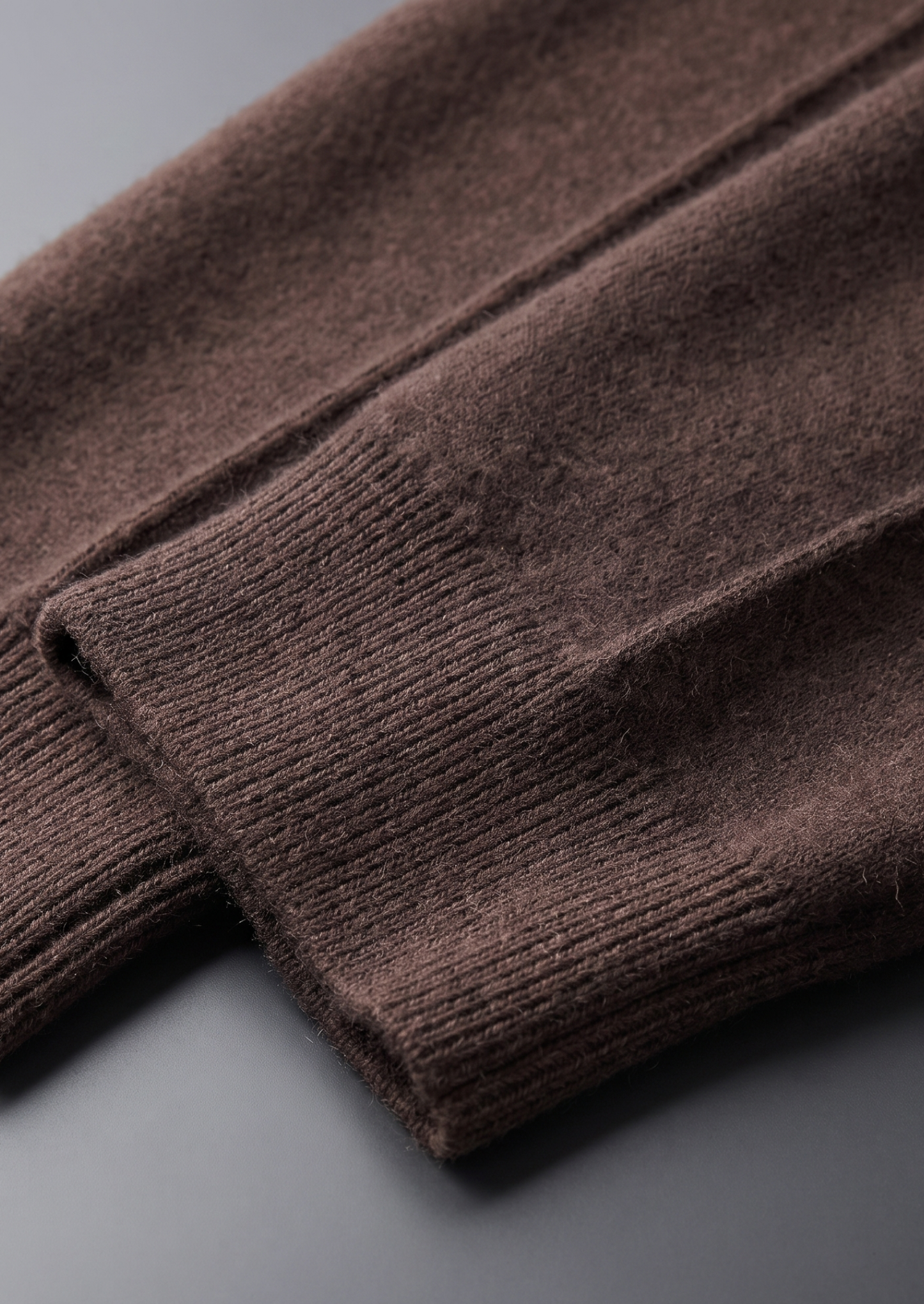 Pure Extra-Fine Merino Wool Dark Brown Luzzo Set | Vallentty